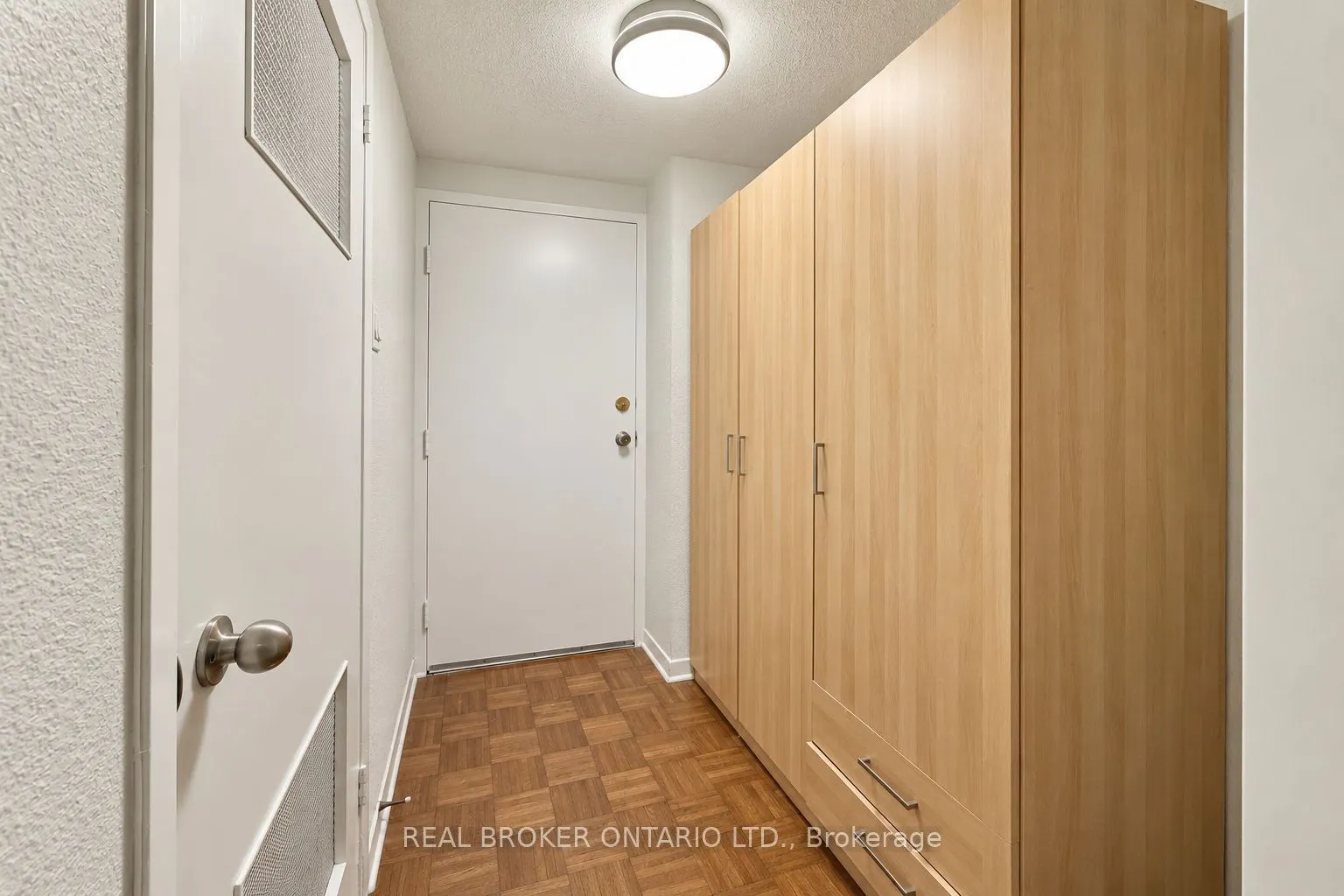 69 Upper Canada Drive #3