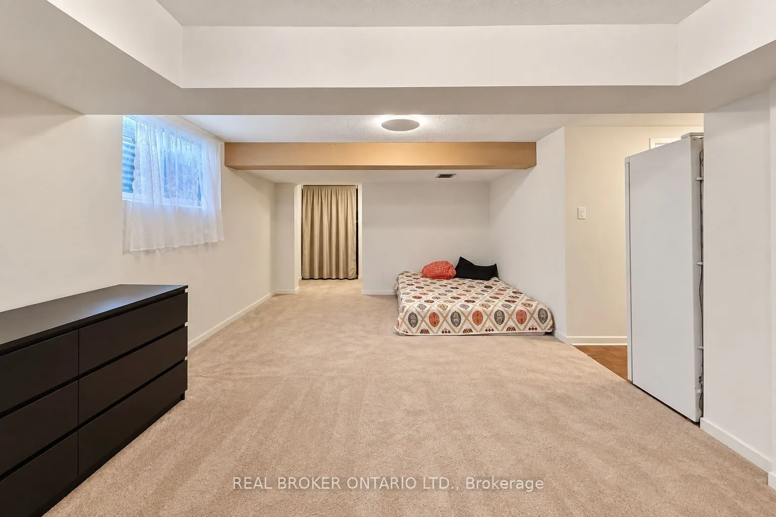 69 Upper Canada Drive #3