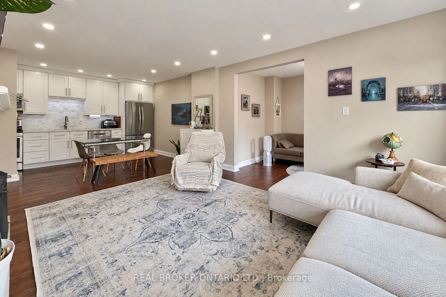 69 Upper Canada Drive #3