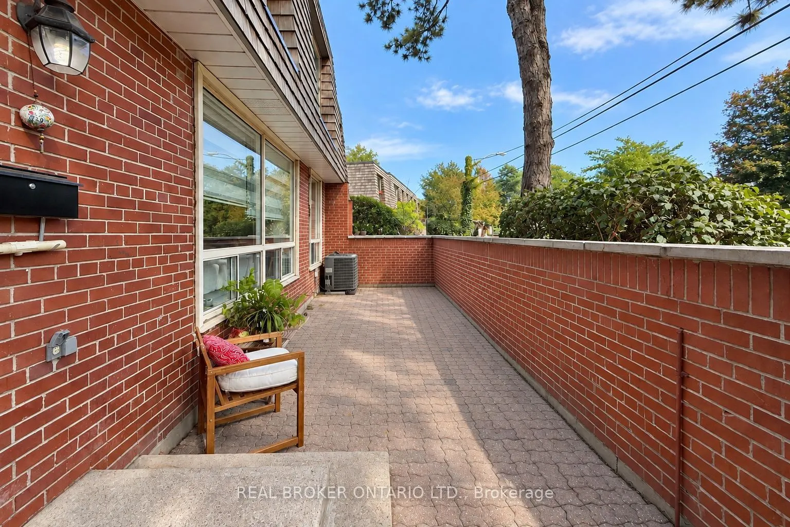 69 Upper Canada Drive #3