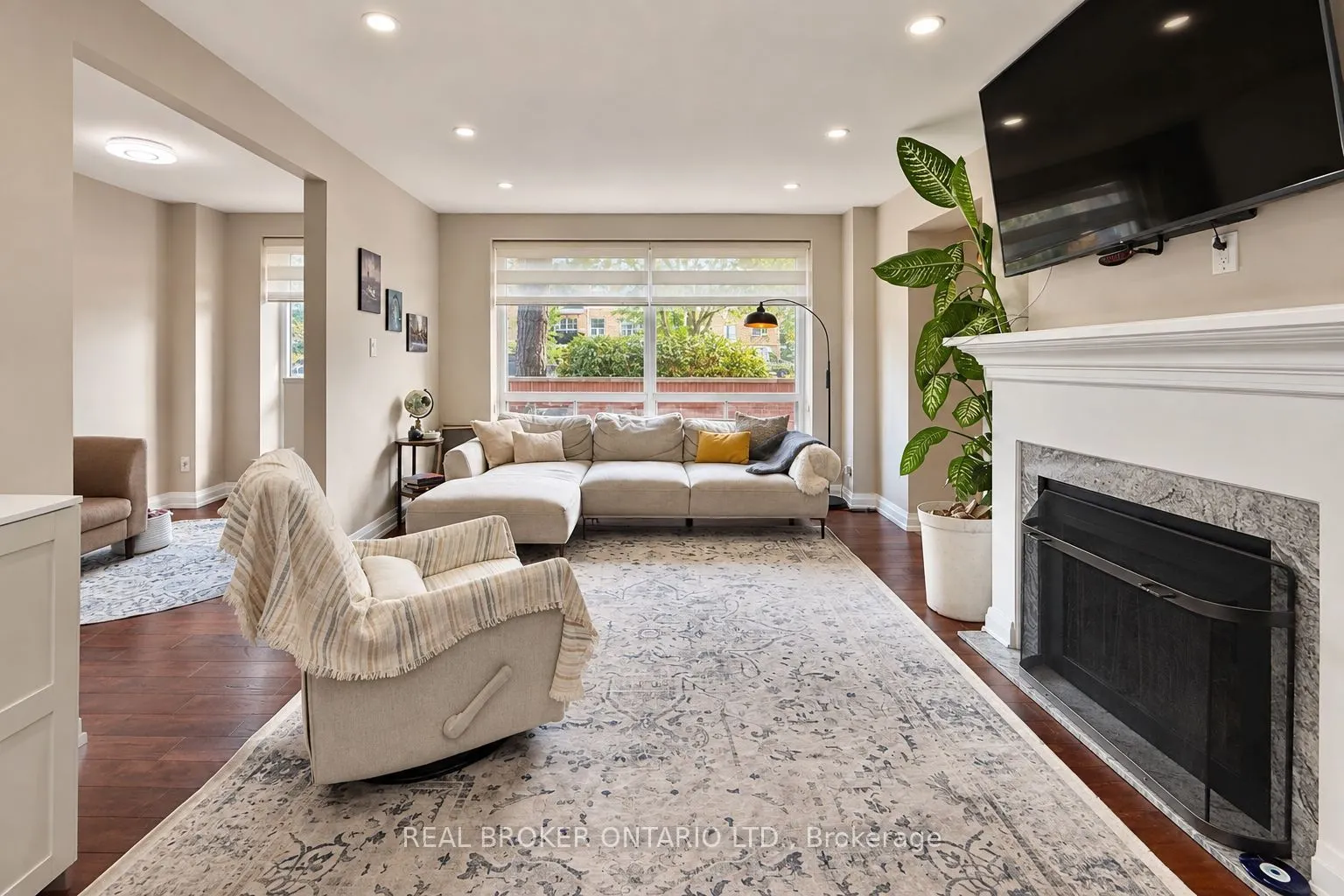 69 Upper Canada Drive #3