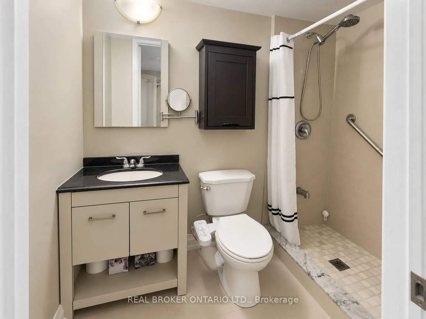 69 Upper Canada Drive #3