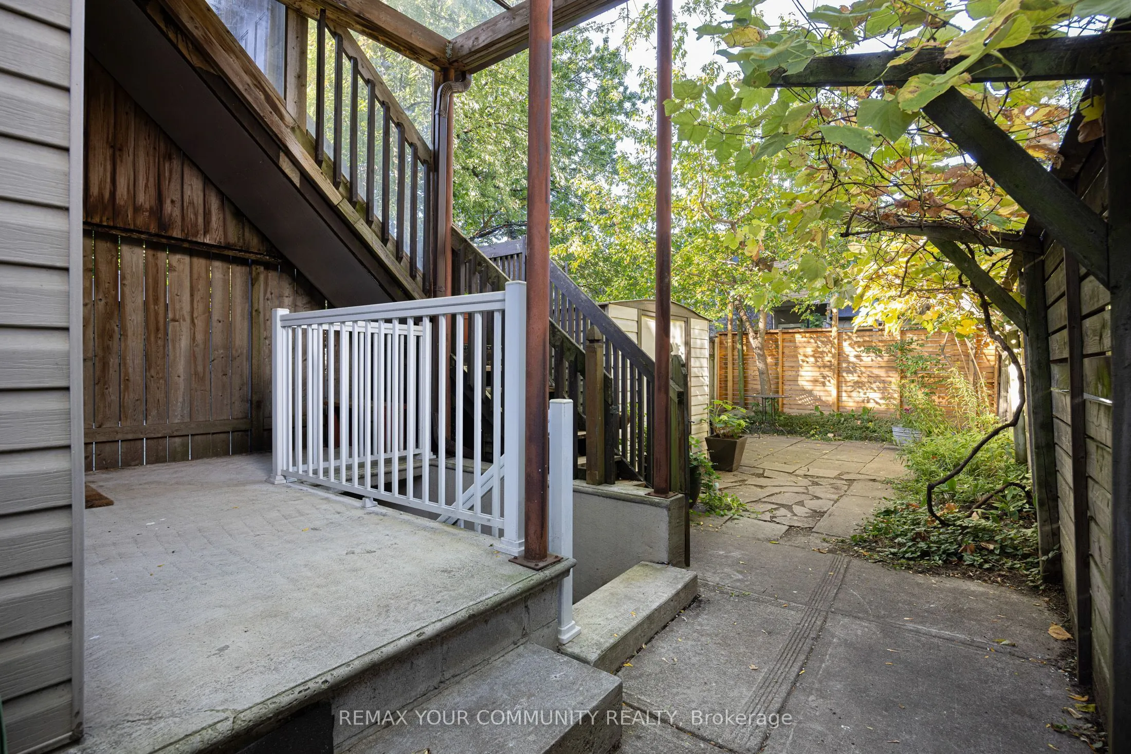200 Albany Avenue