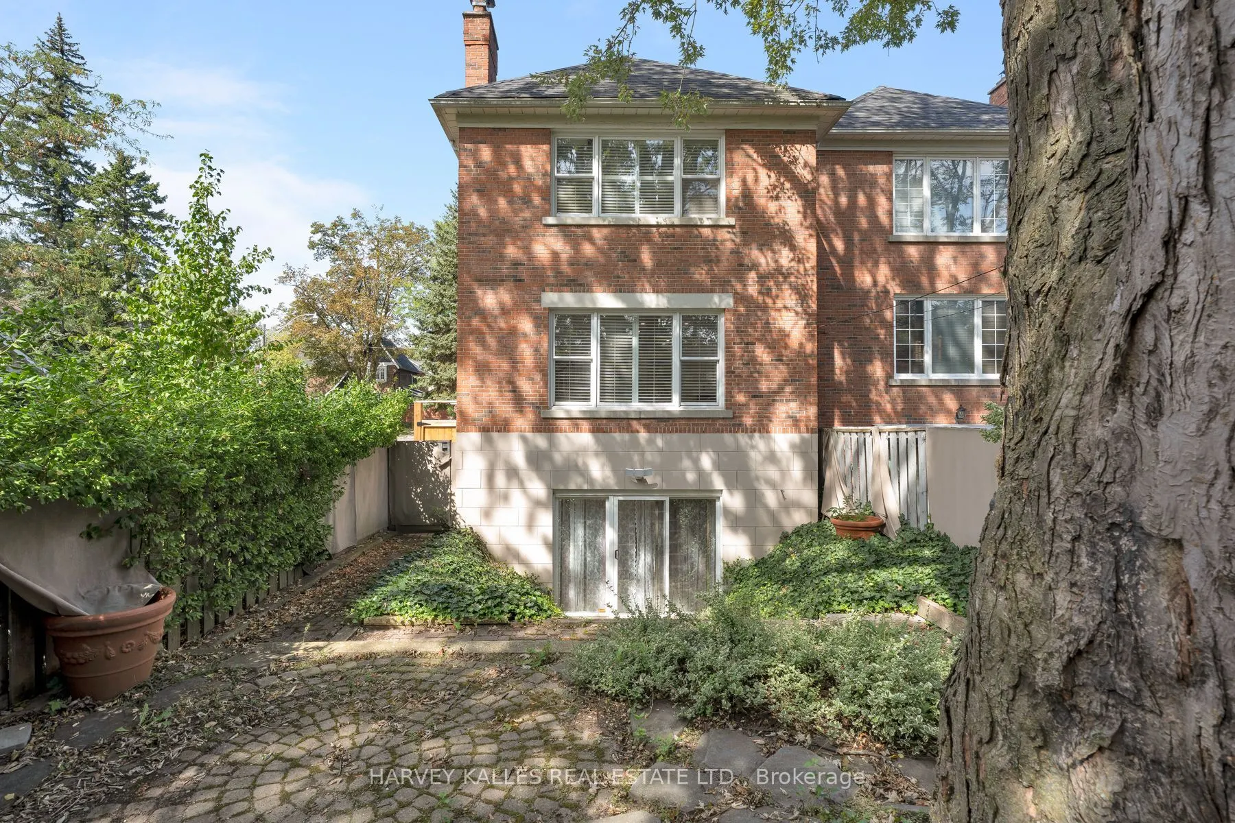 131 Rosewell Avenue