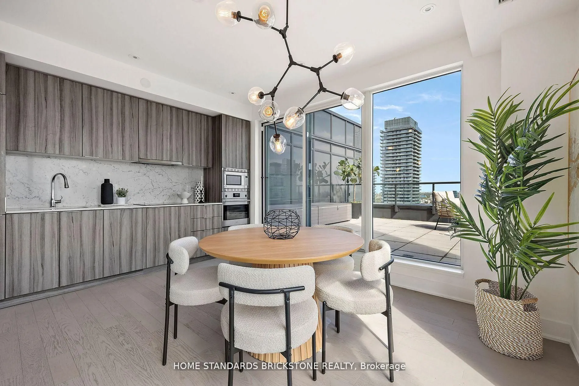 955 Bay Street #3907