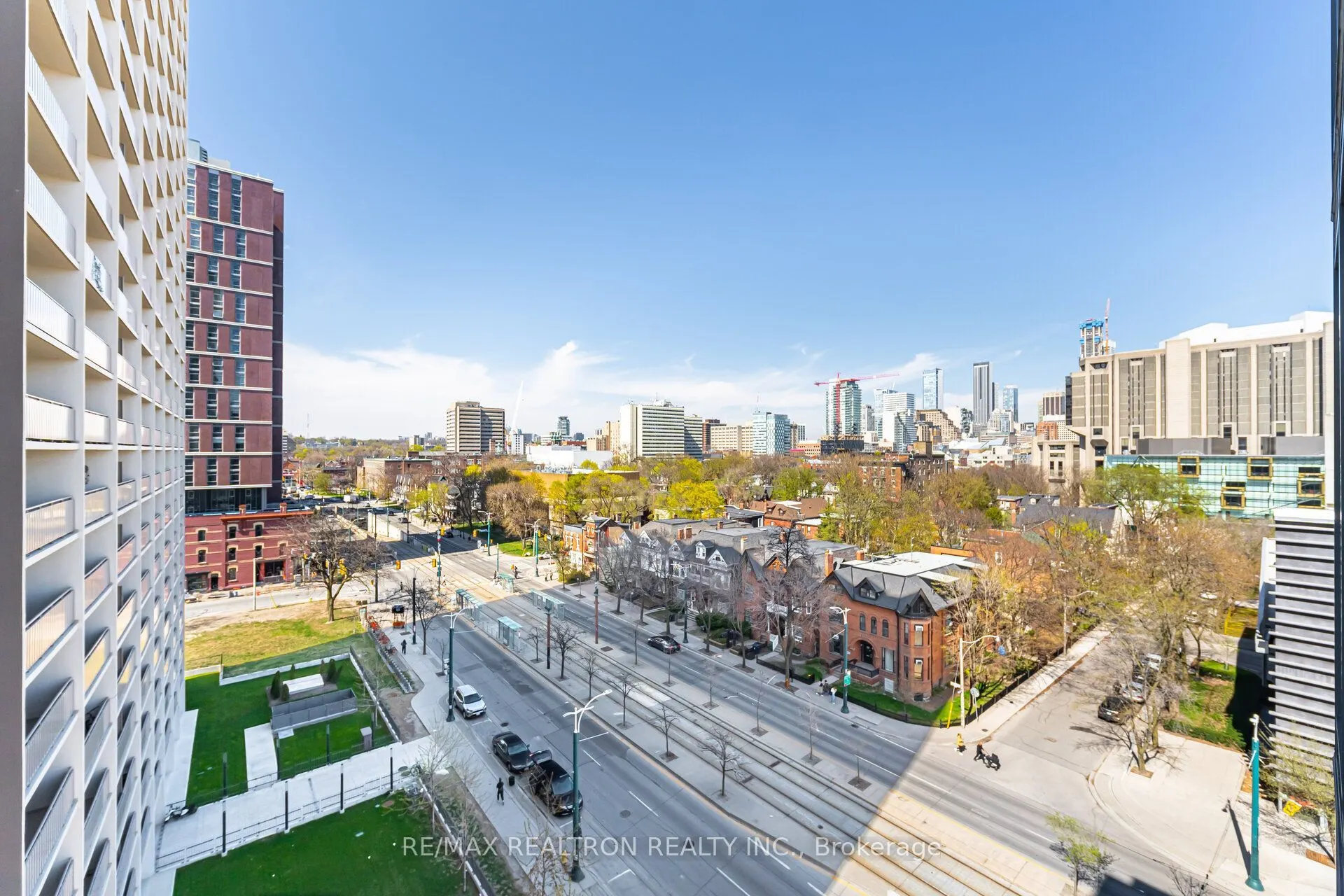 664 Spadina Avenue #606