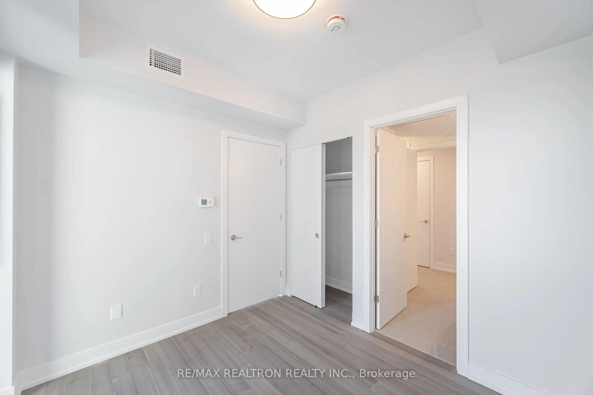 664 Spadina Avenue #606
