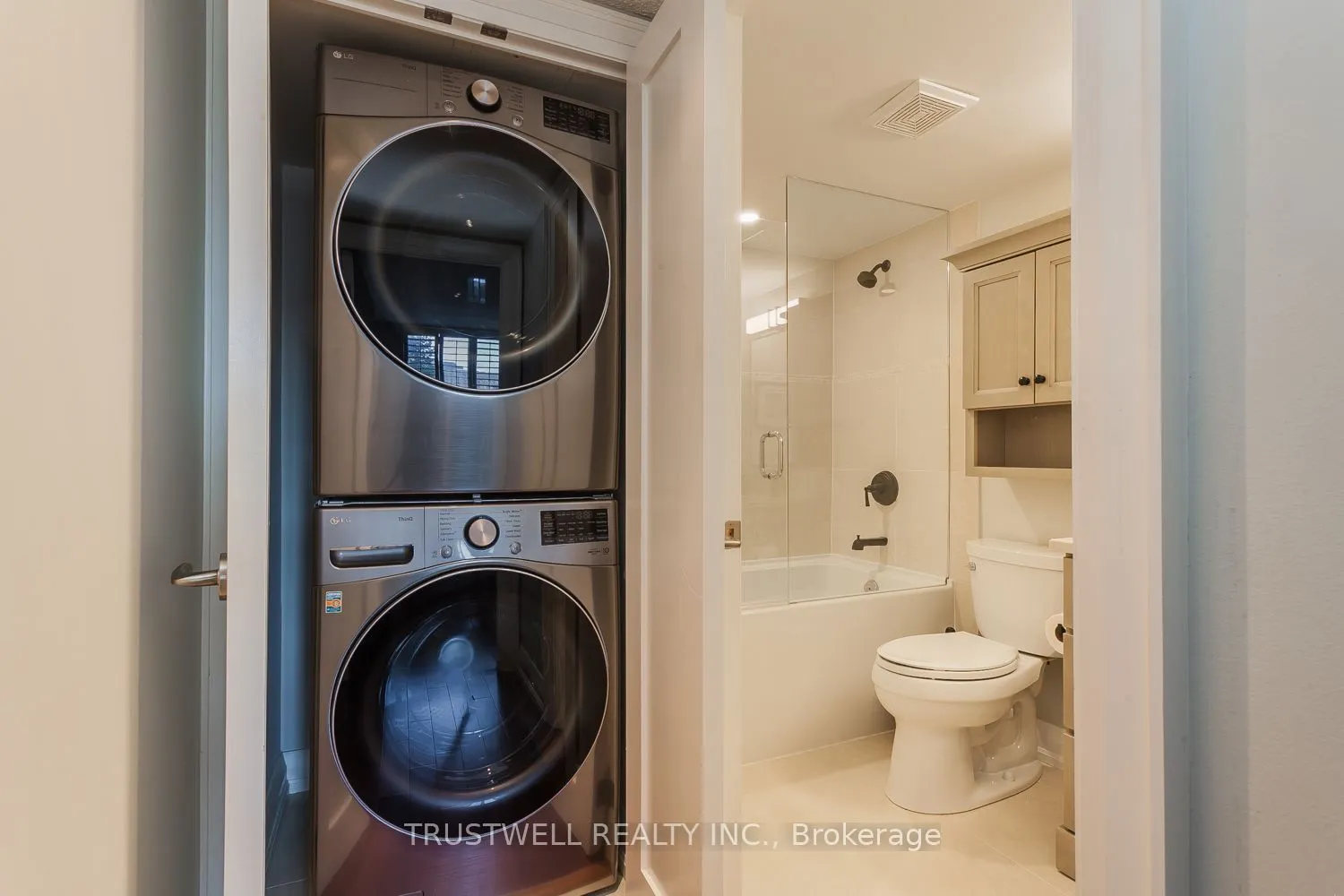 5444 Yonge Street #206