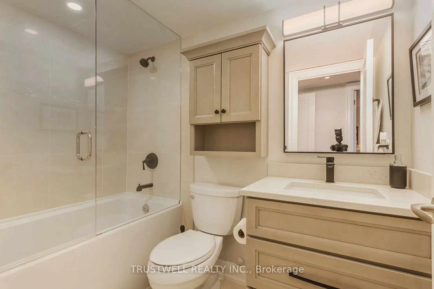 5444 Yonge Street #206