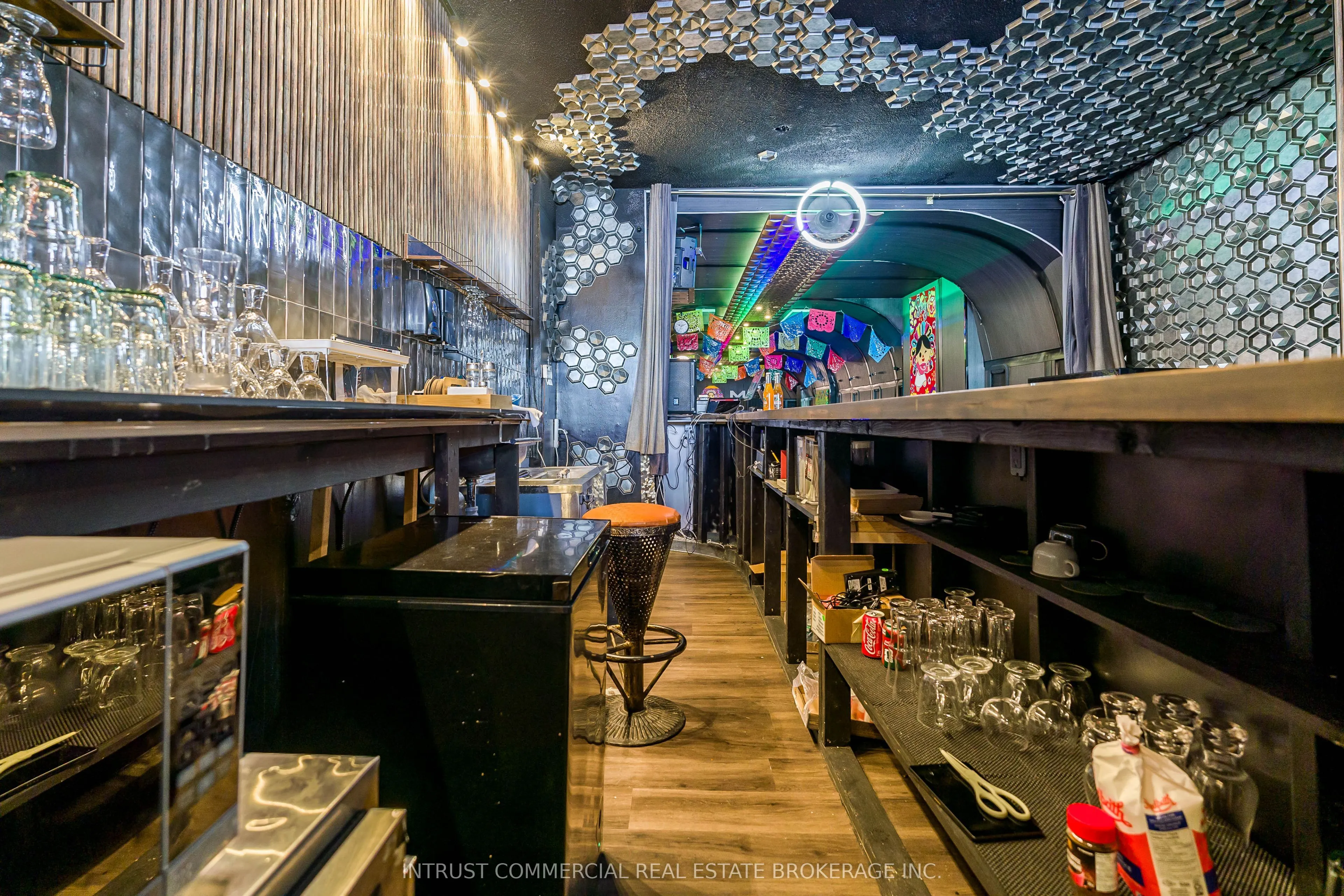 533 Bloor Street W