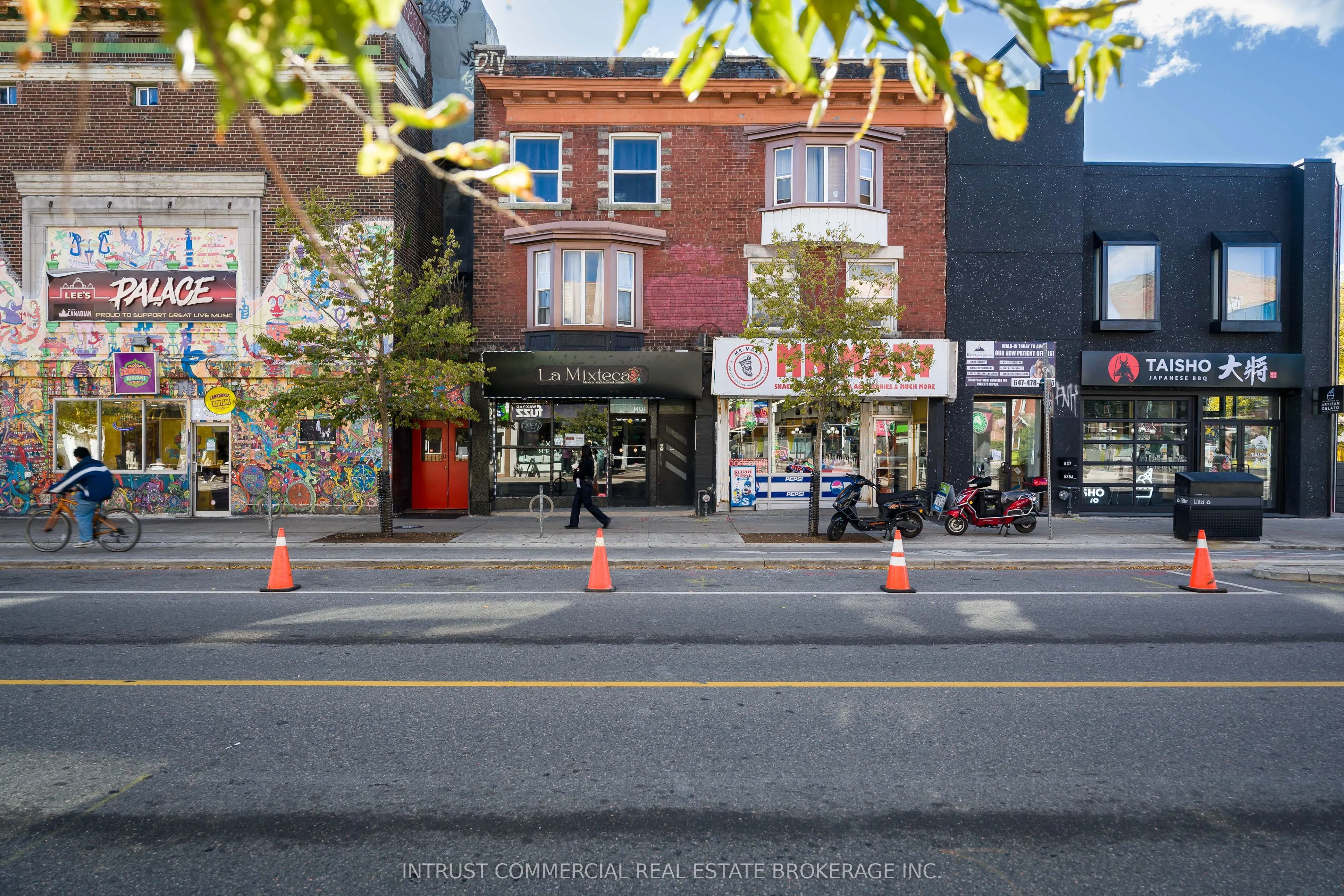 533 Bloor Street W