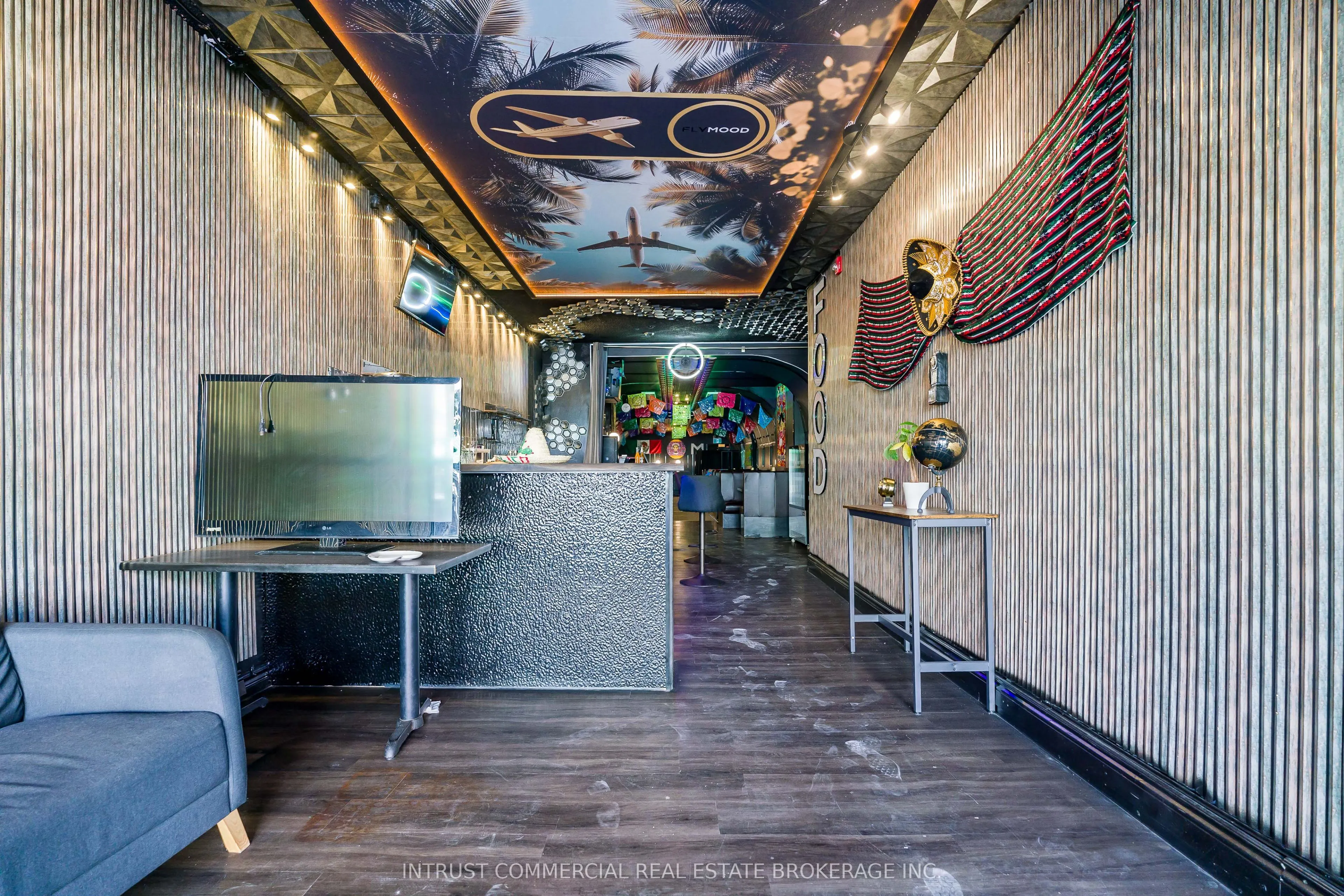 533 Bloor Street W