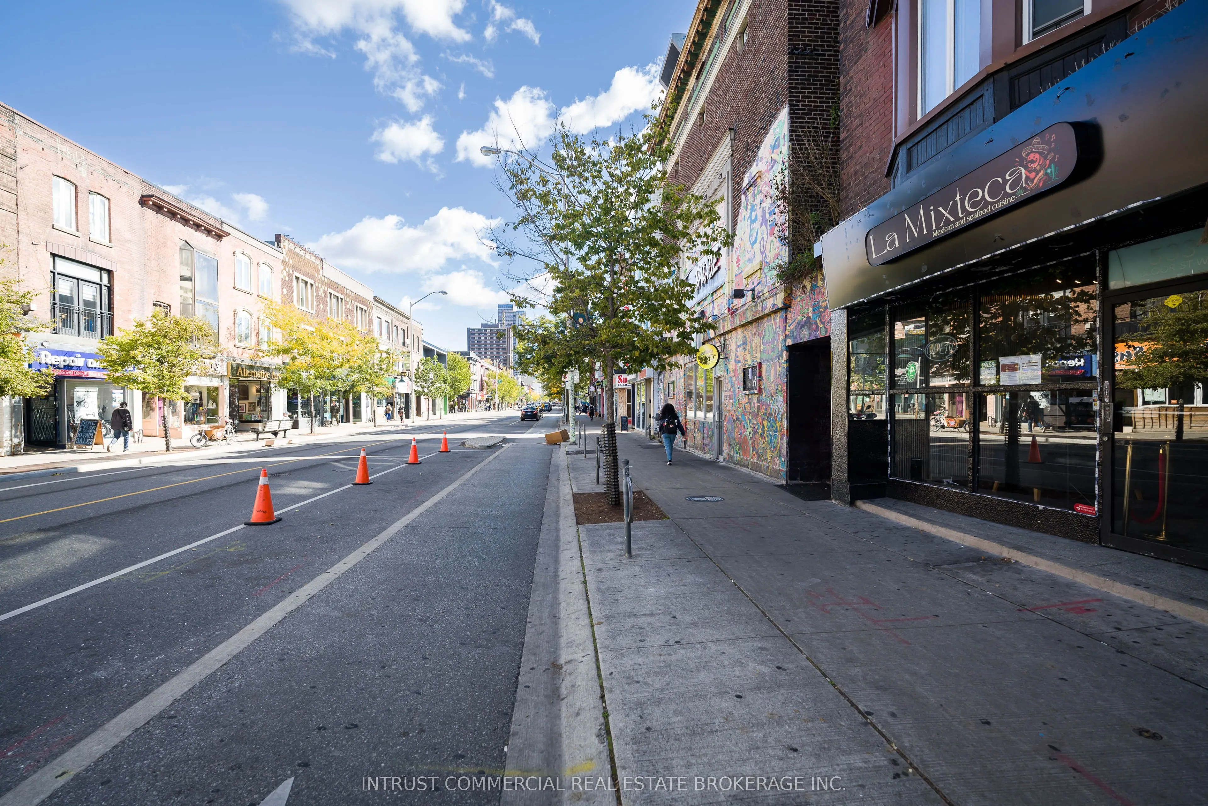 533 Bloor Street W