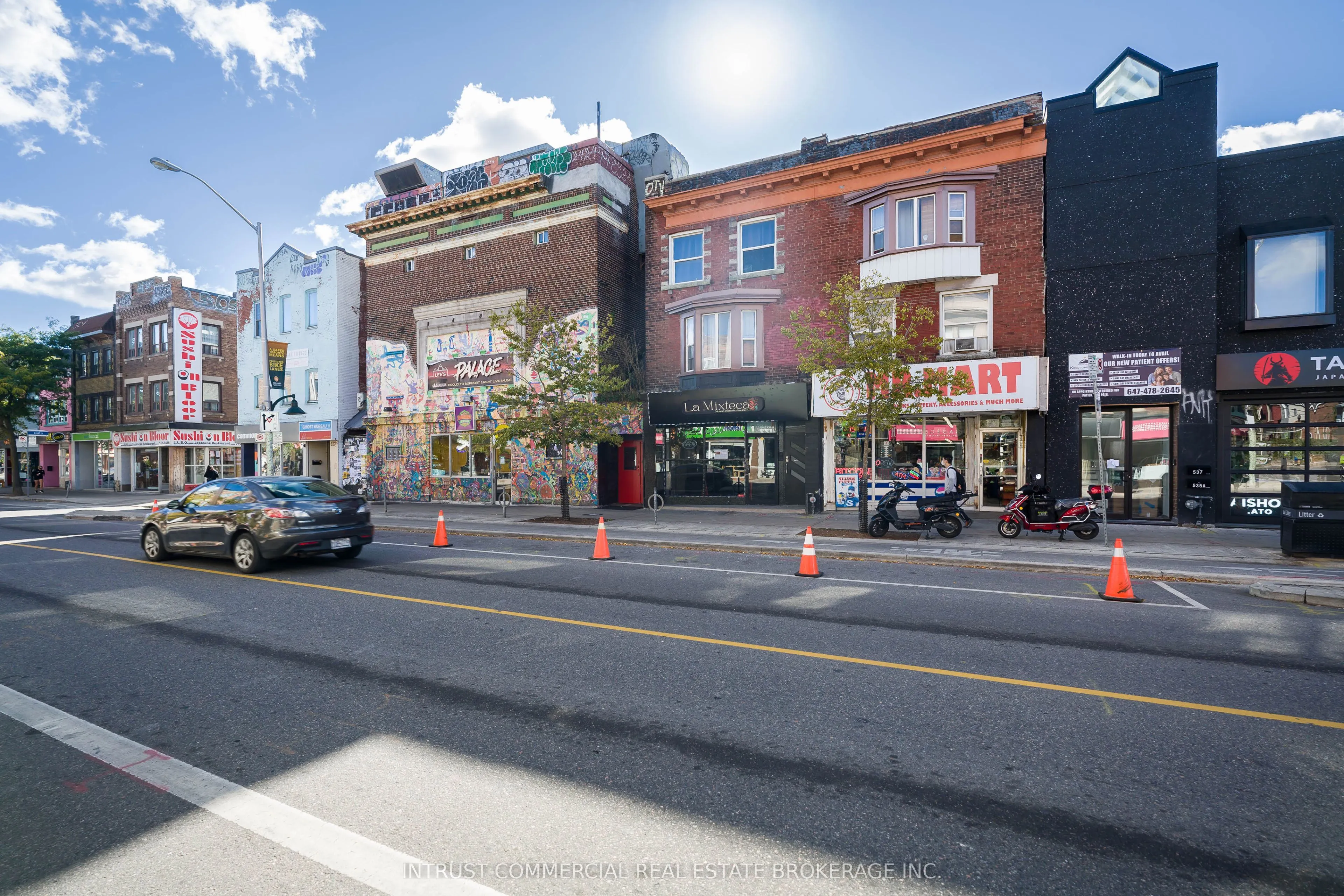 533 Bloor Street W