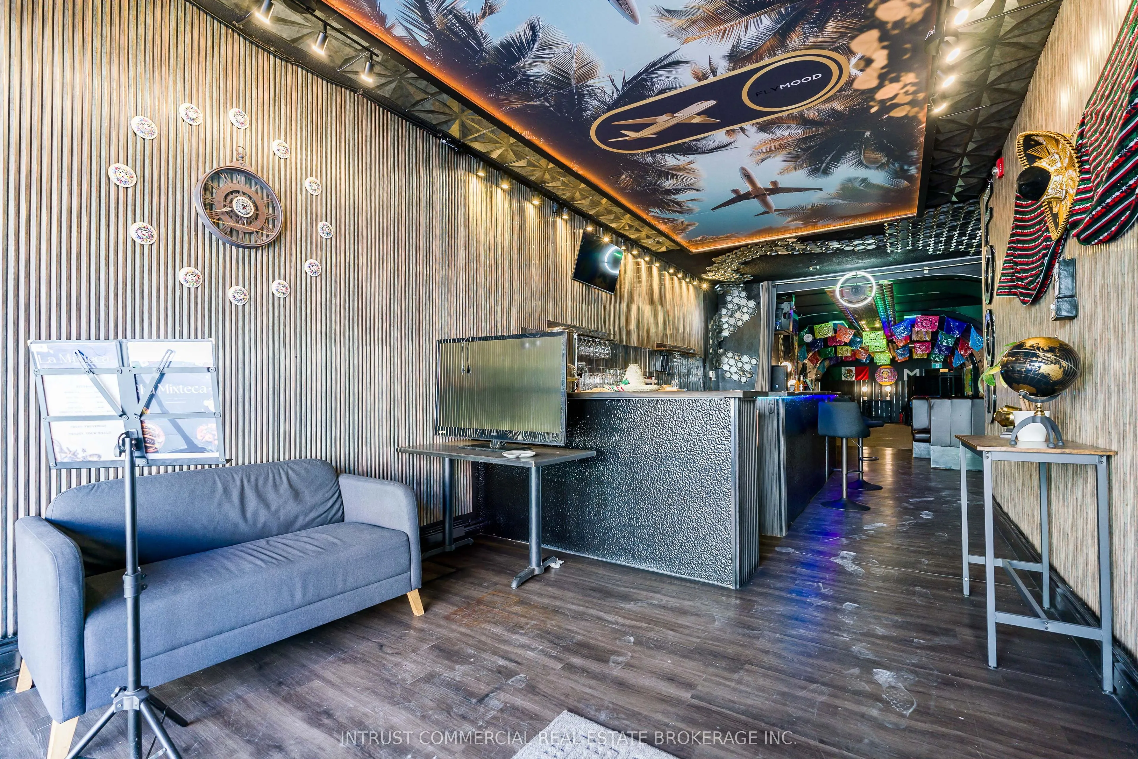 533 Bloor Street W
