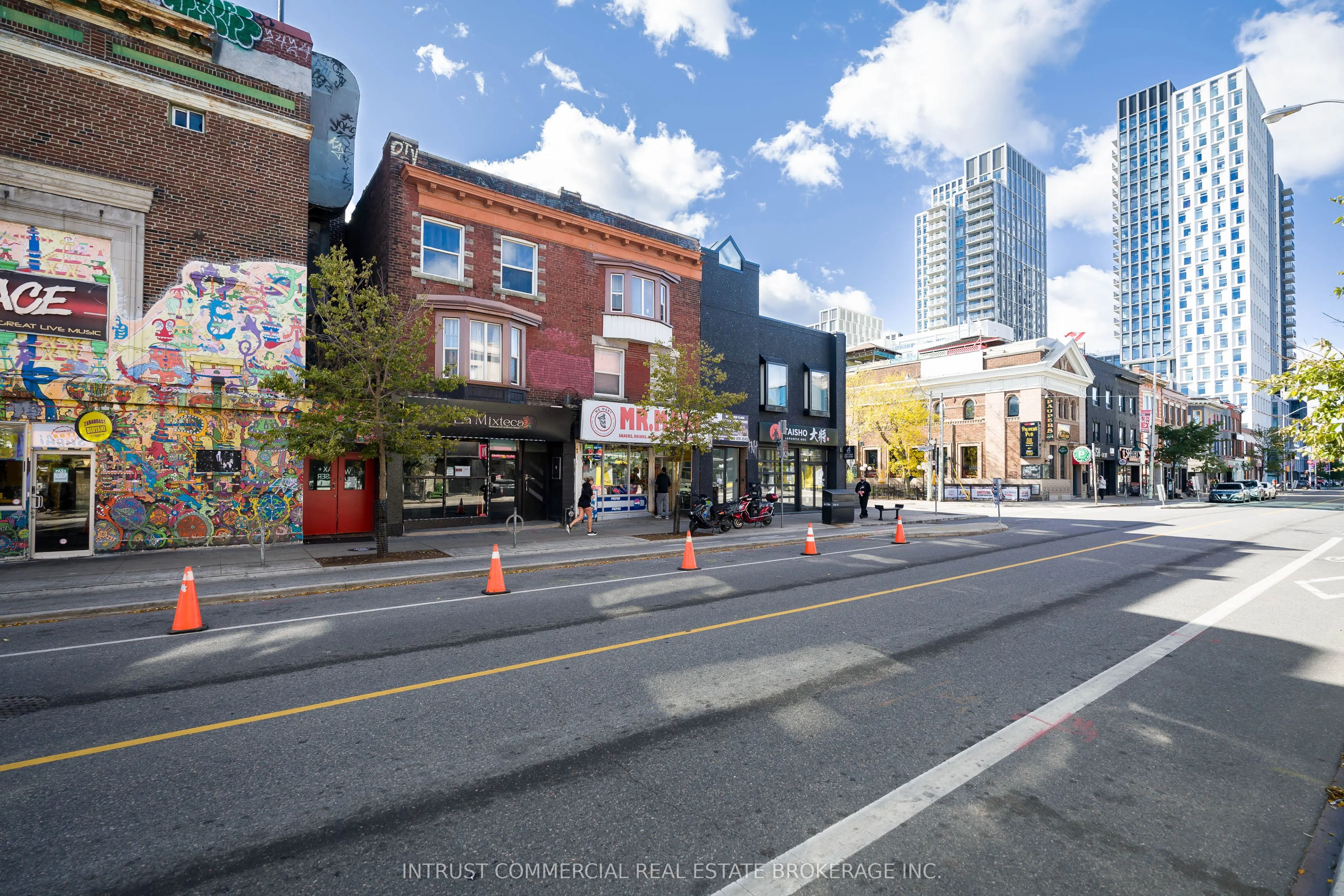 533 Bloor Street W