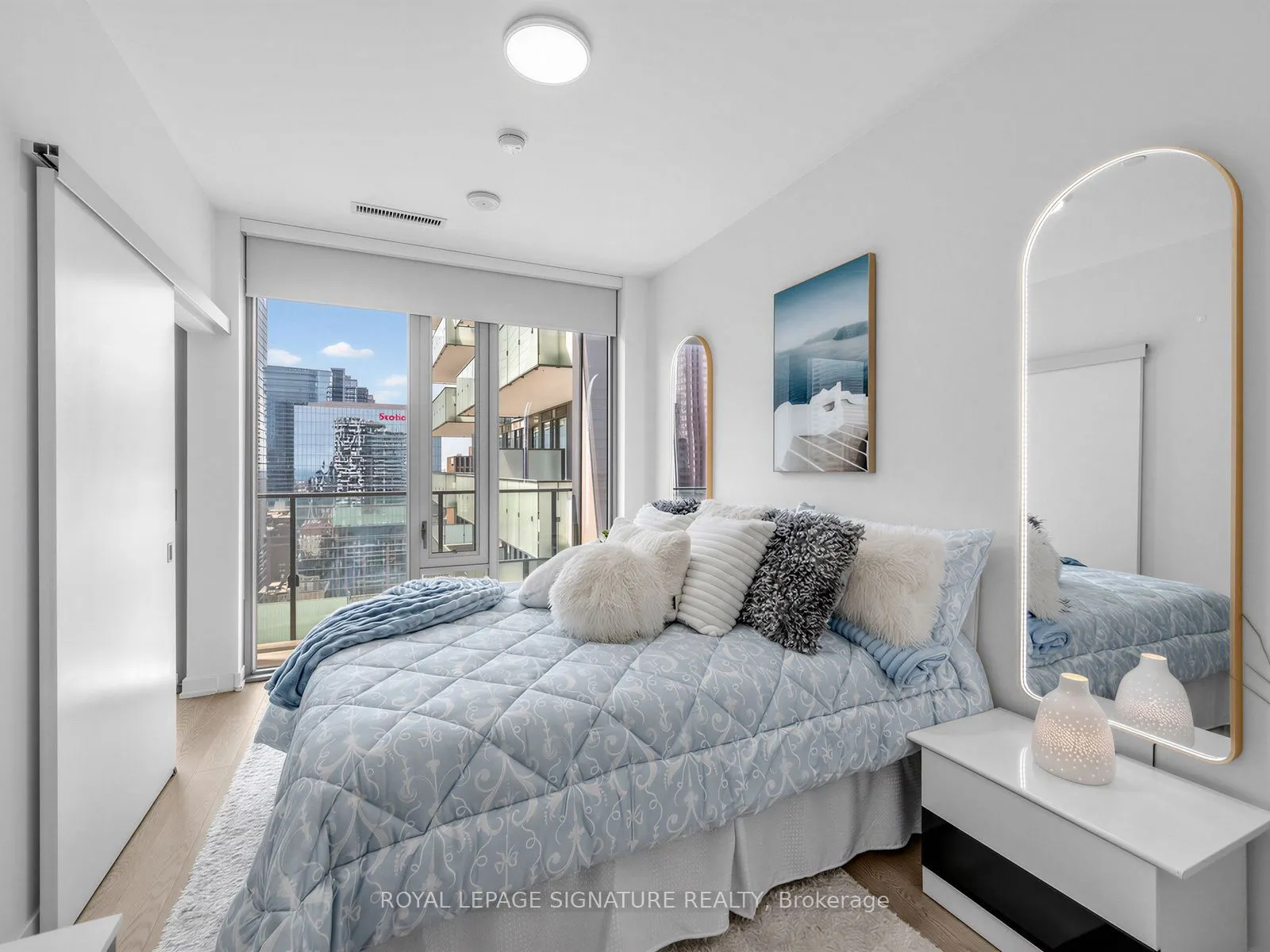 20 Lombard Street #3707