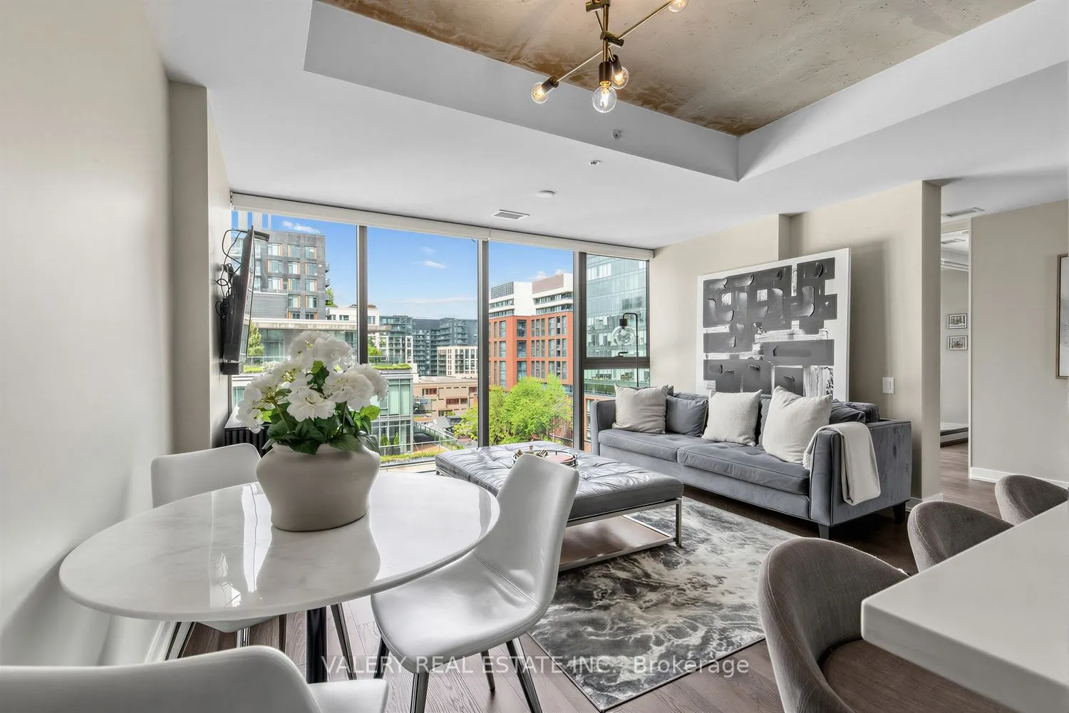 629 King Street W #1022