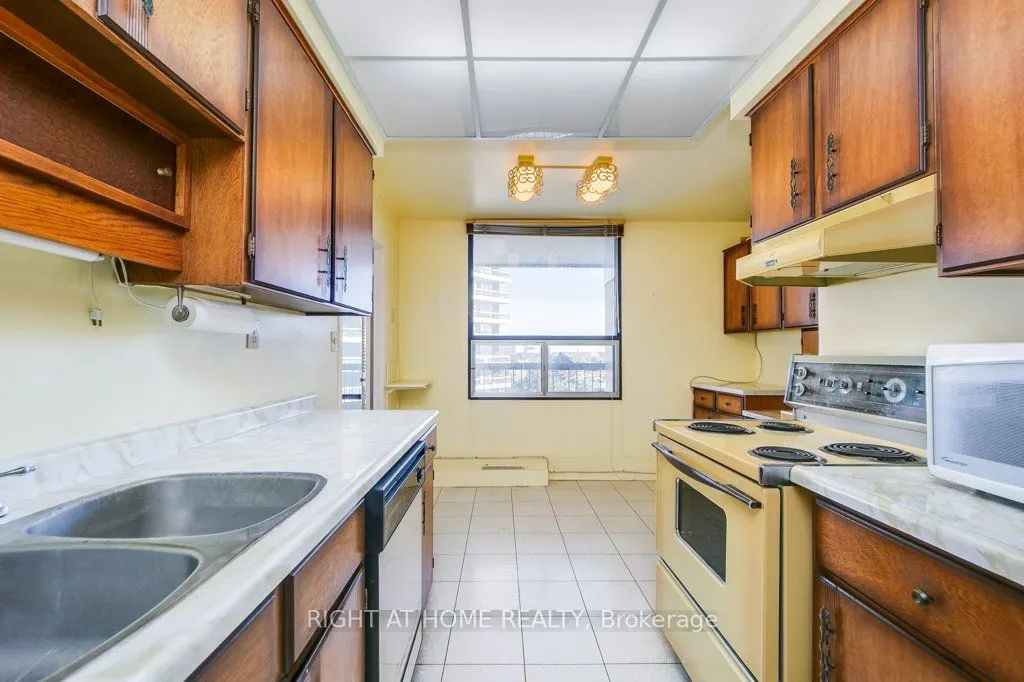 115 Antibes Drive #803