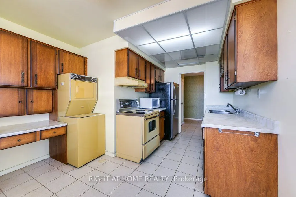 115 Antibes Drive #803