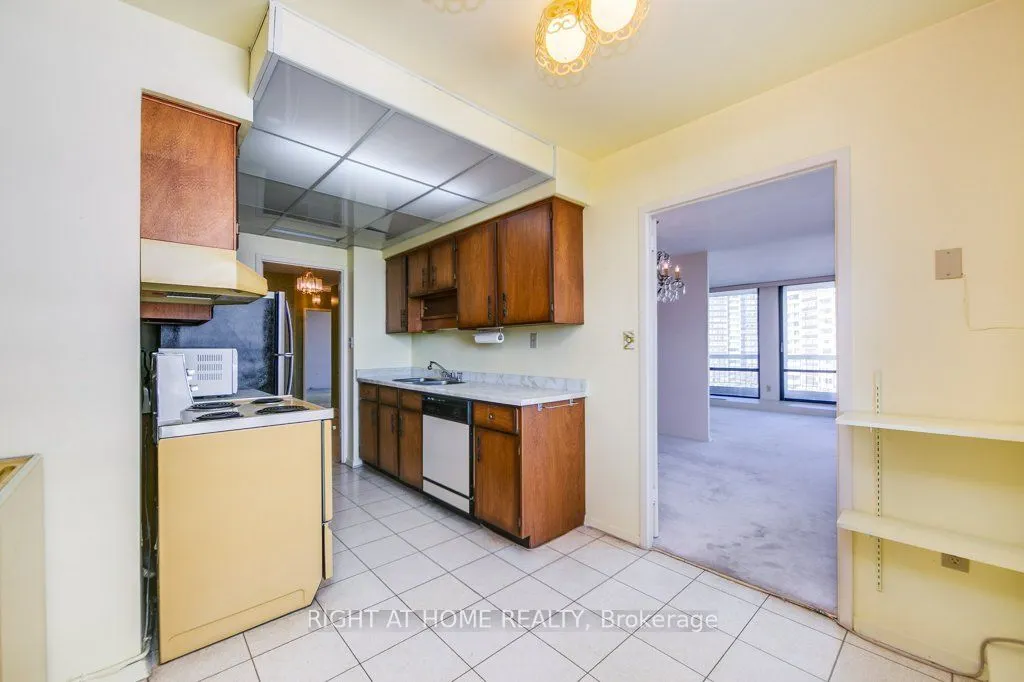 115 Antibes Drive #803