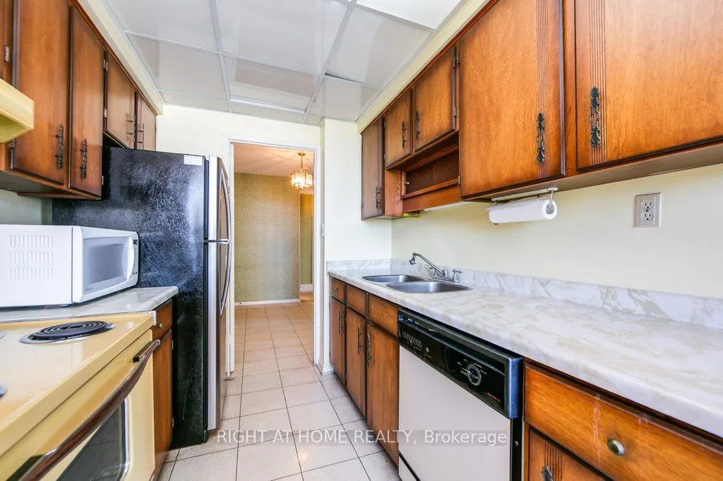 115 Antibes Drive #803