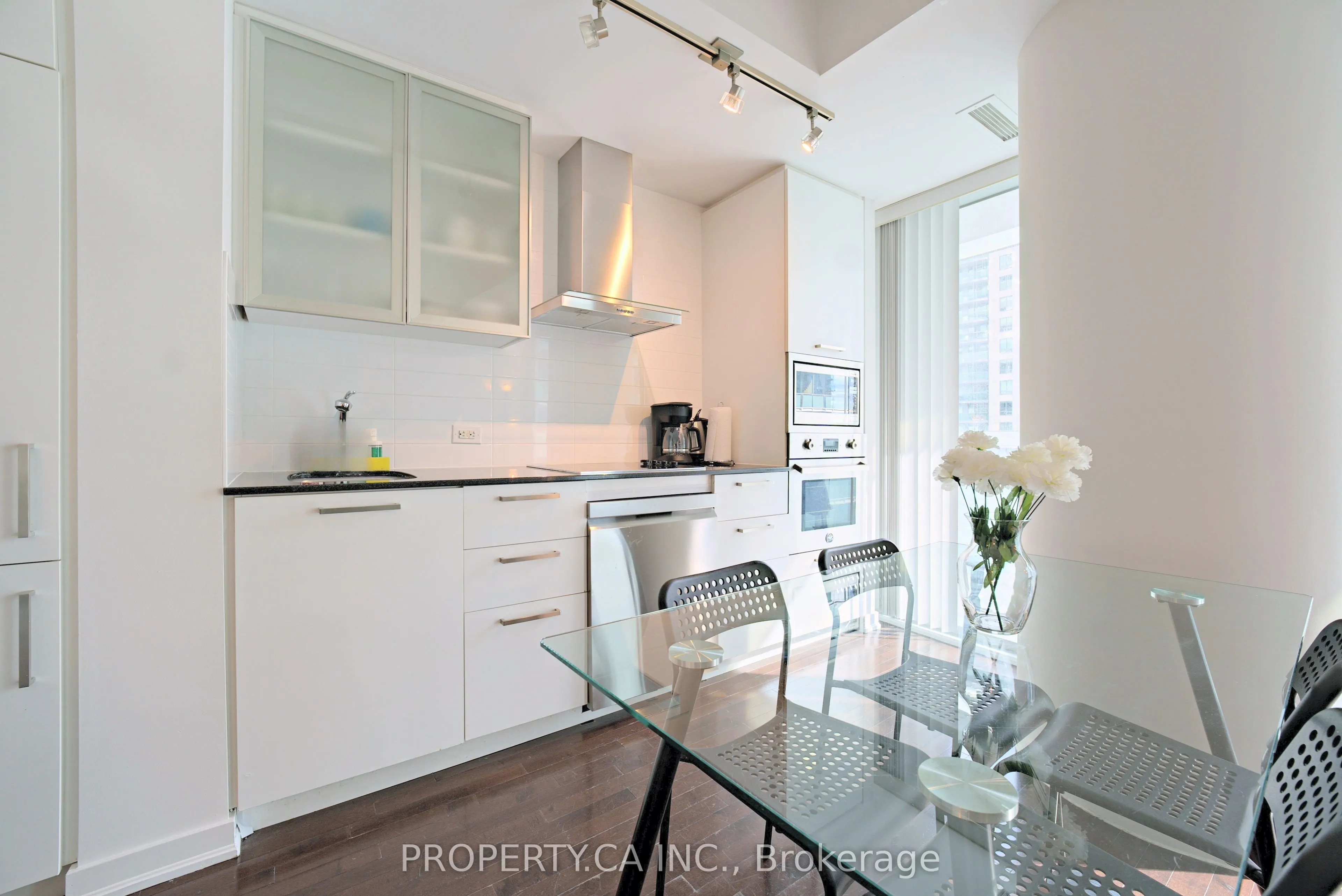 14 York Street S #1908