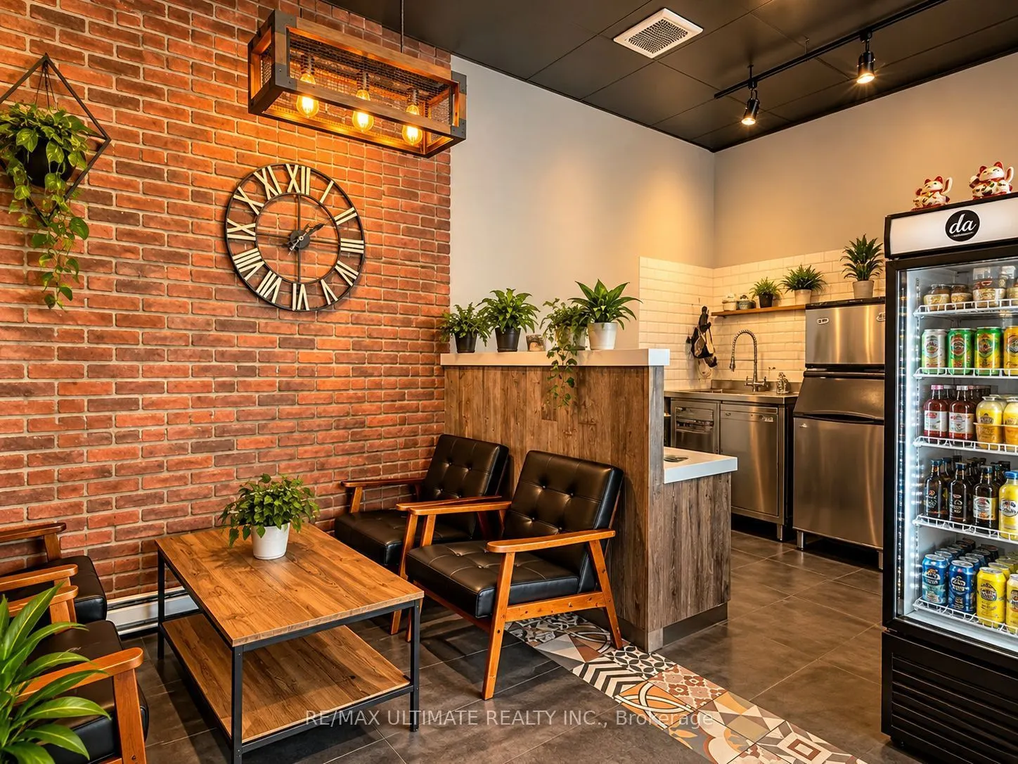 621 BLOOR Street W
