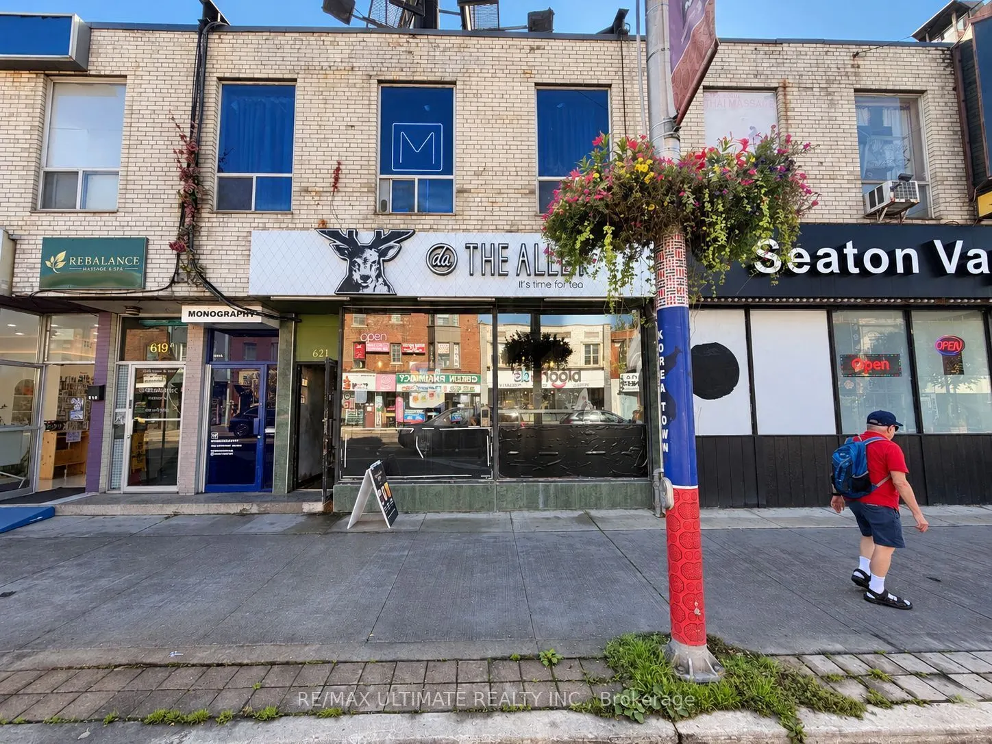 621 BLOOR Street W