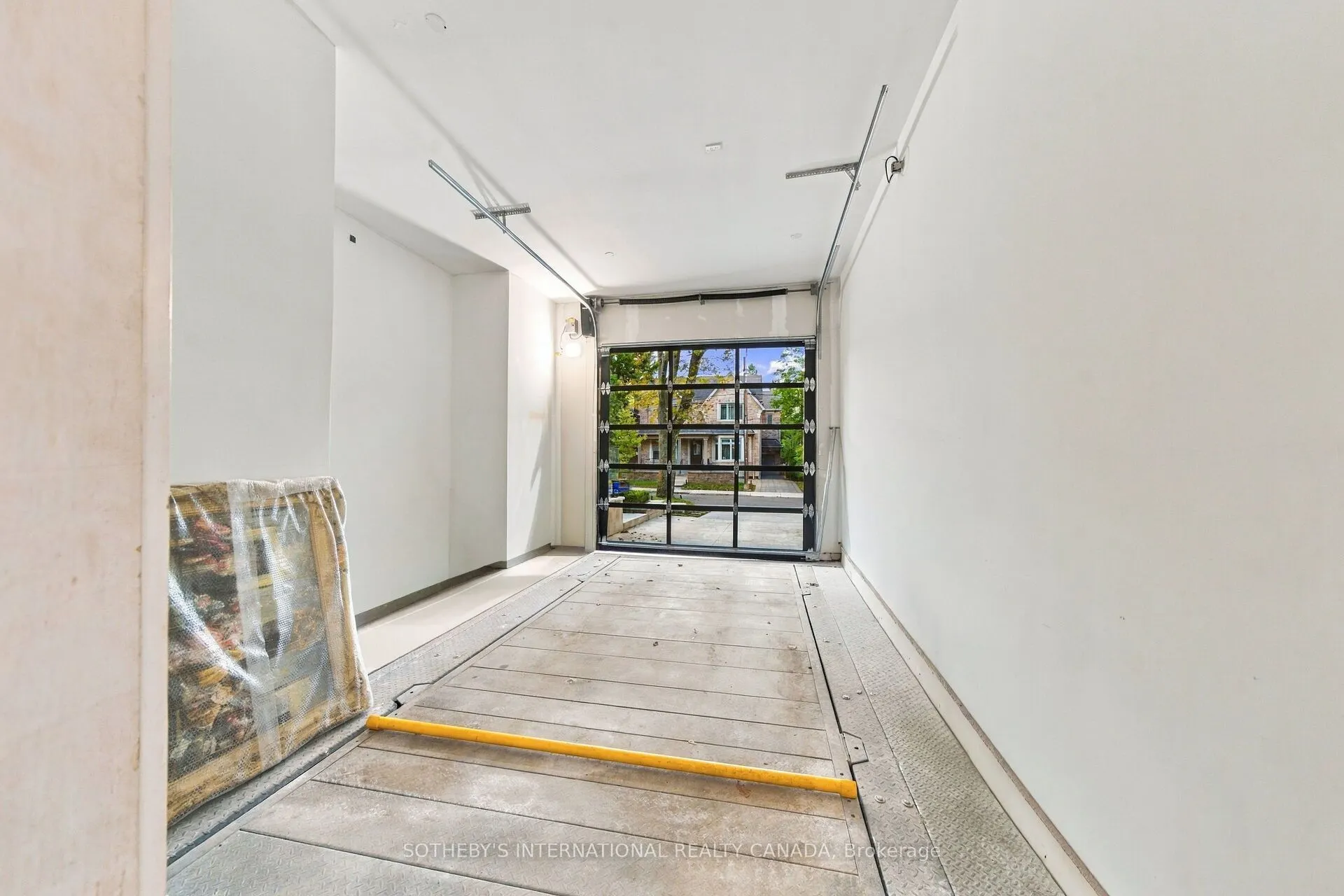 335 Lytton Boulevard