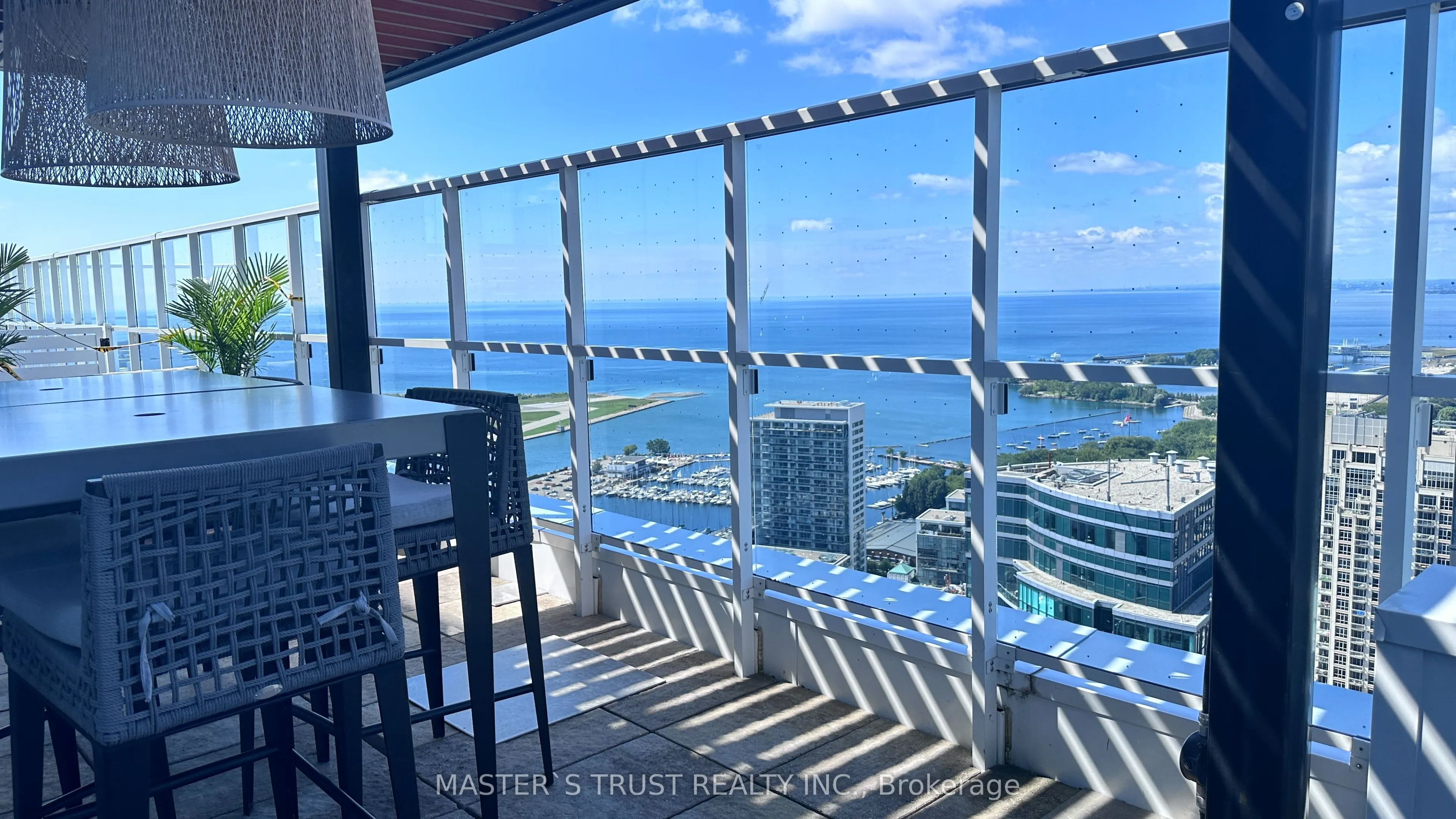 17 Bathurst Street #1715