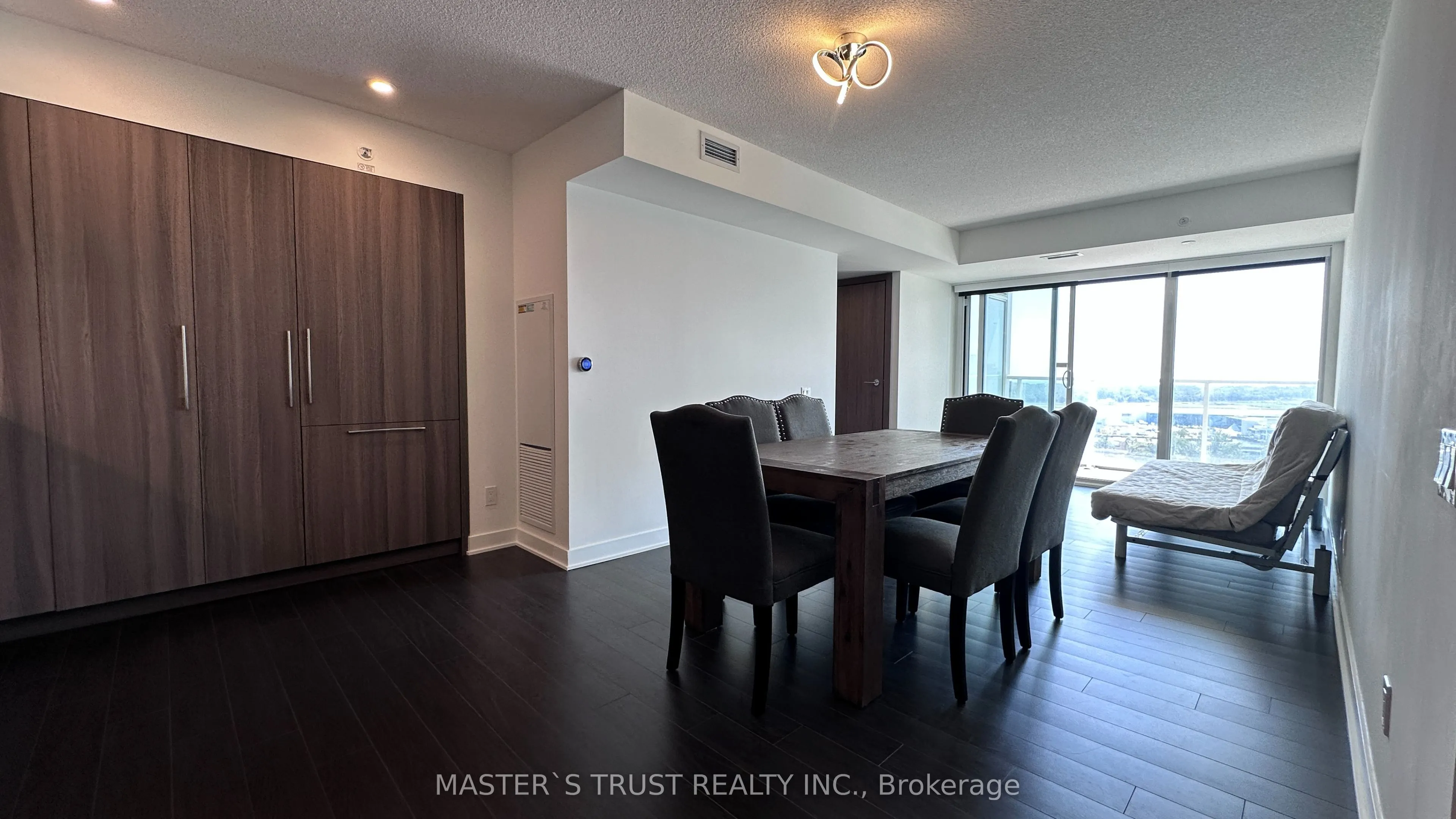 17 Bathurst Street #1715