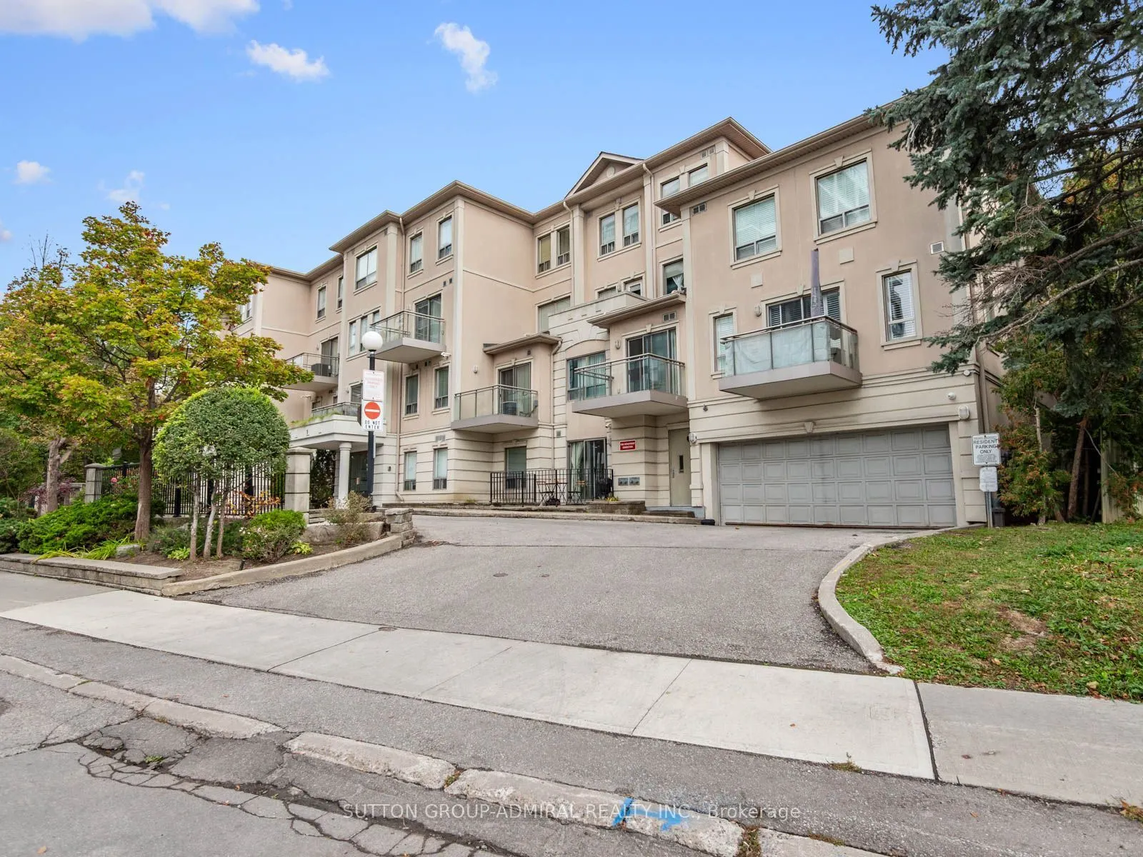9 Greenbriar Road #306