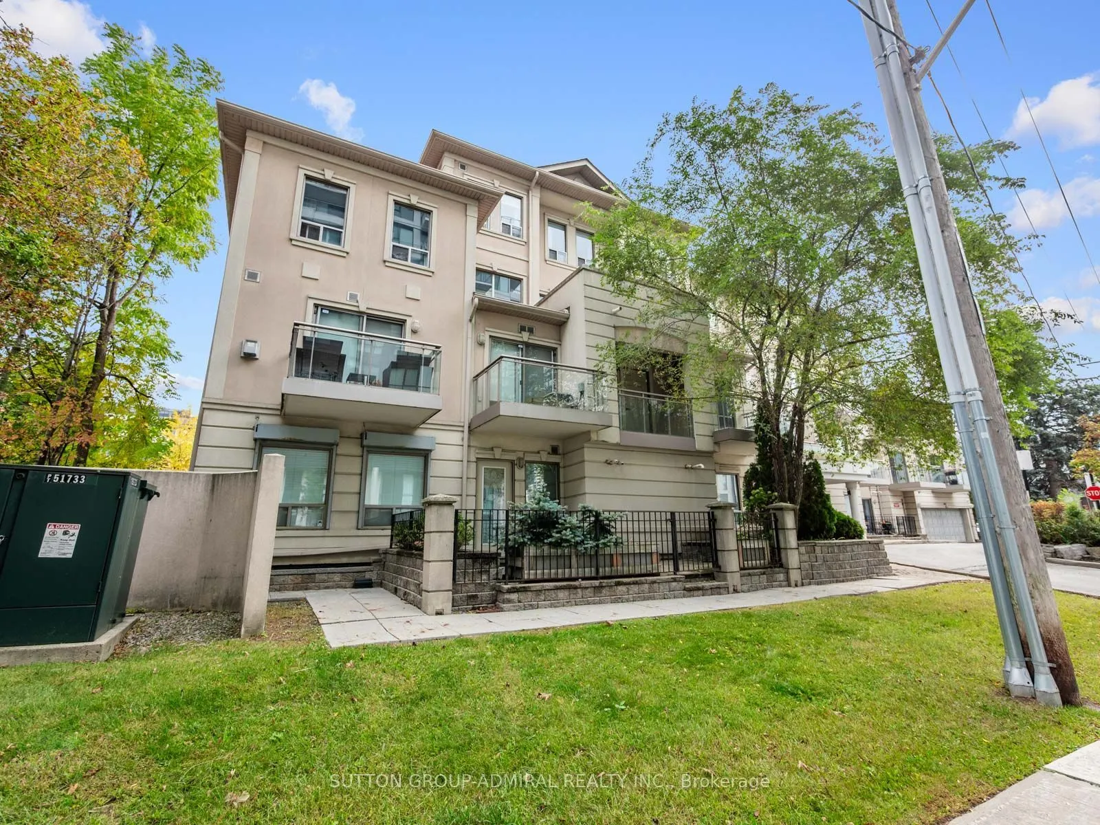 9 Greenbriar Road #306
