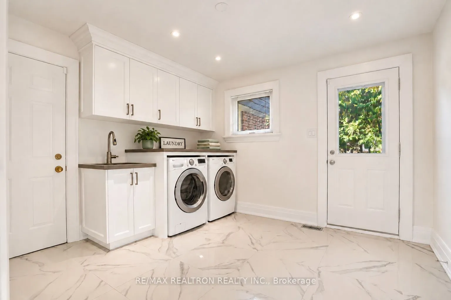16 Sagewood Drive
