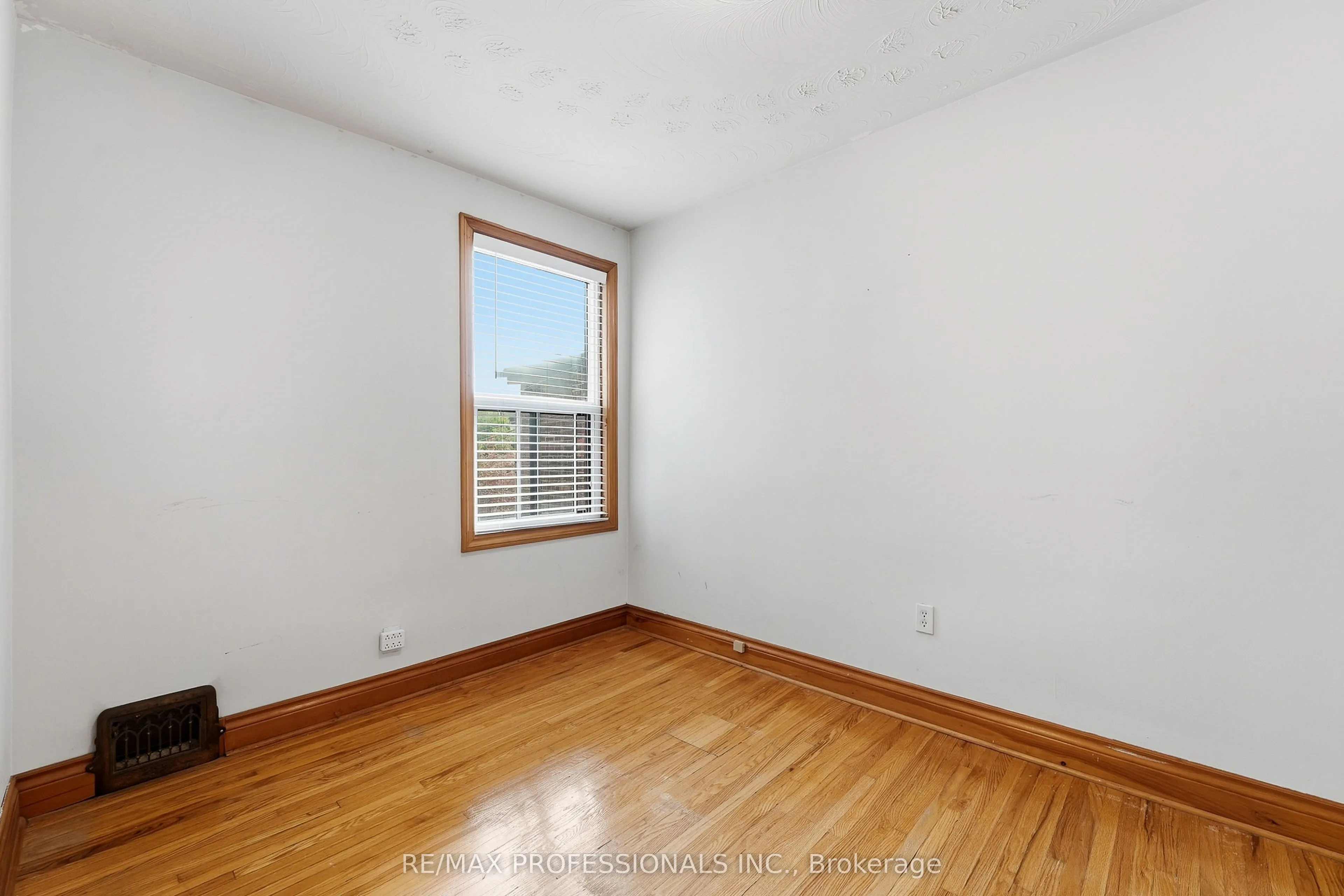 227 Montrose Avenue