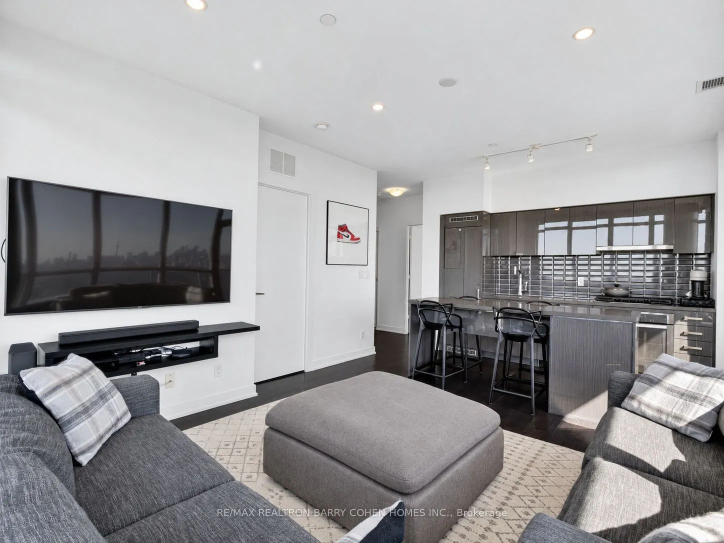 501 St Clair Avenue W #1707