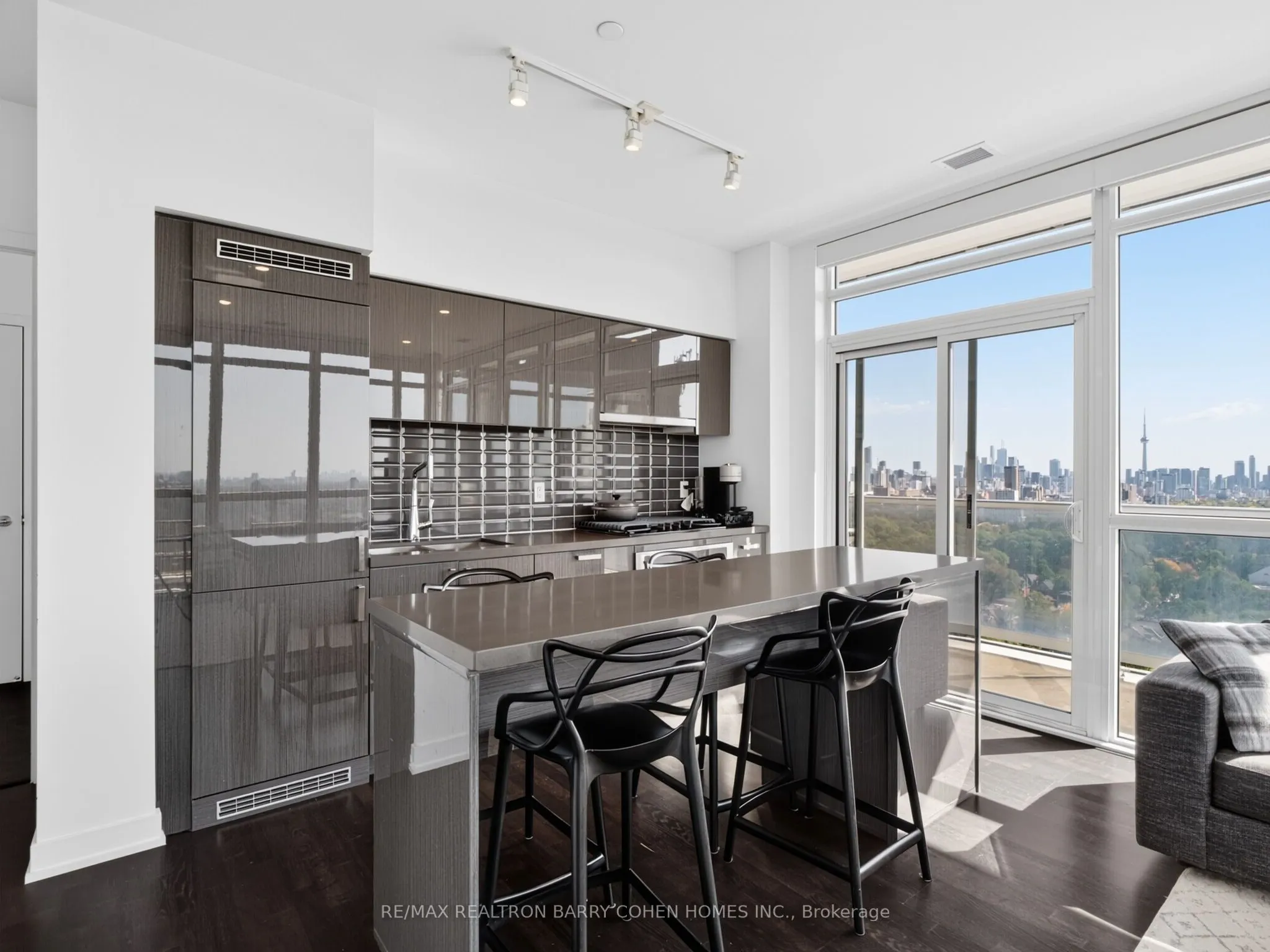 501 St Clair Avenue W #1707