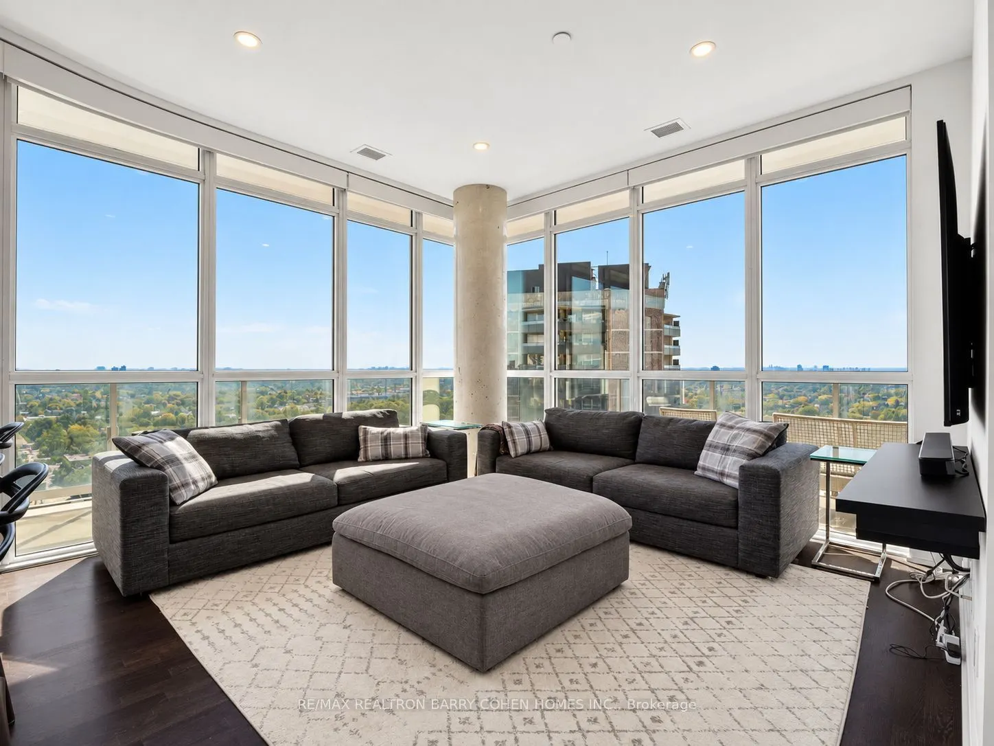 501 St Clair Avenue W #1707