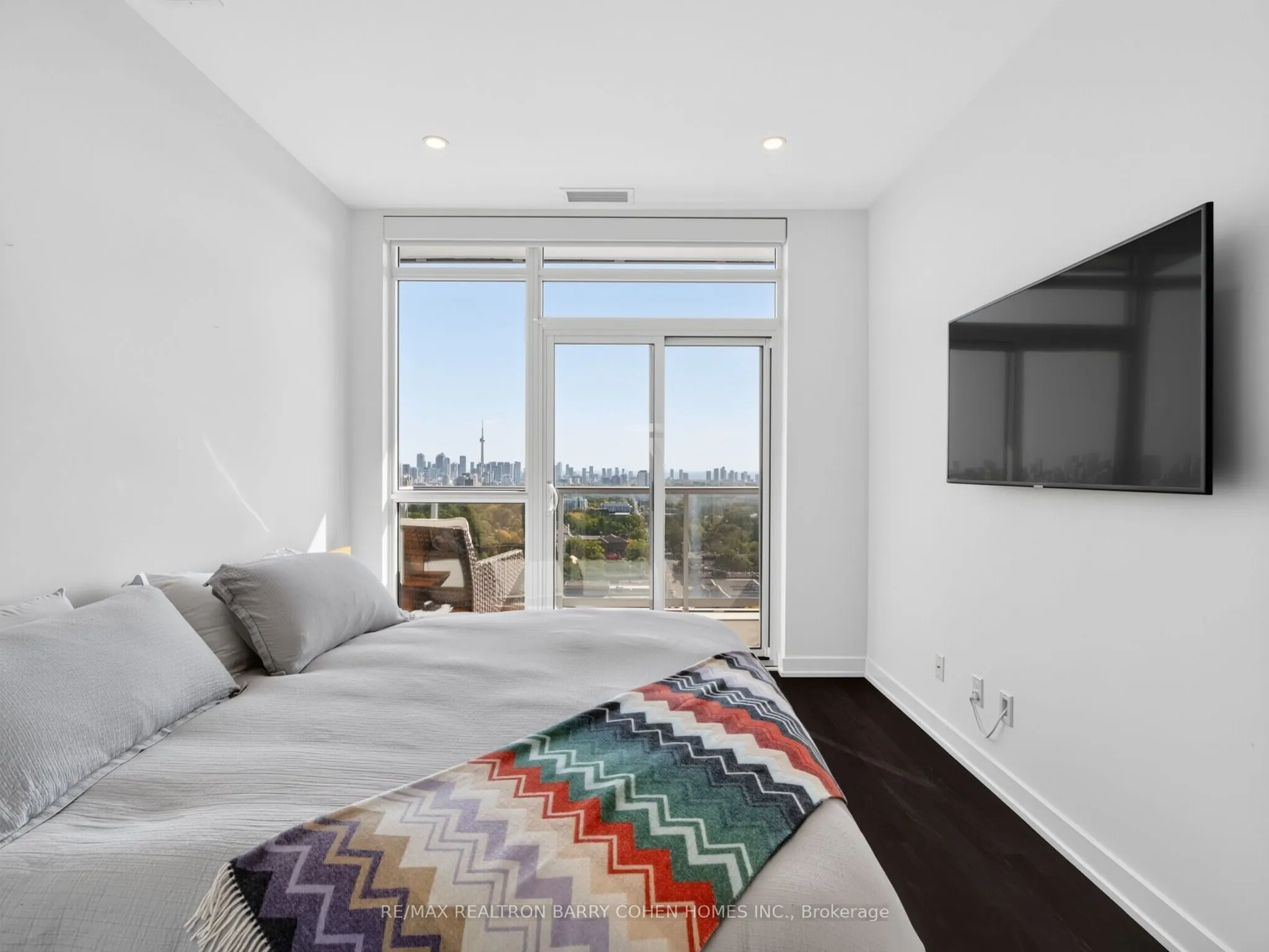 501 St Clair Avenue W #1707