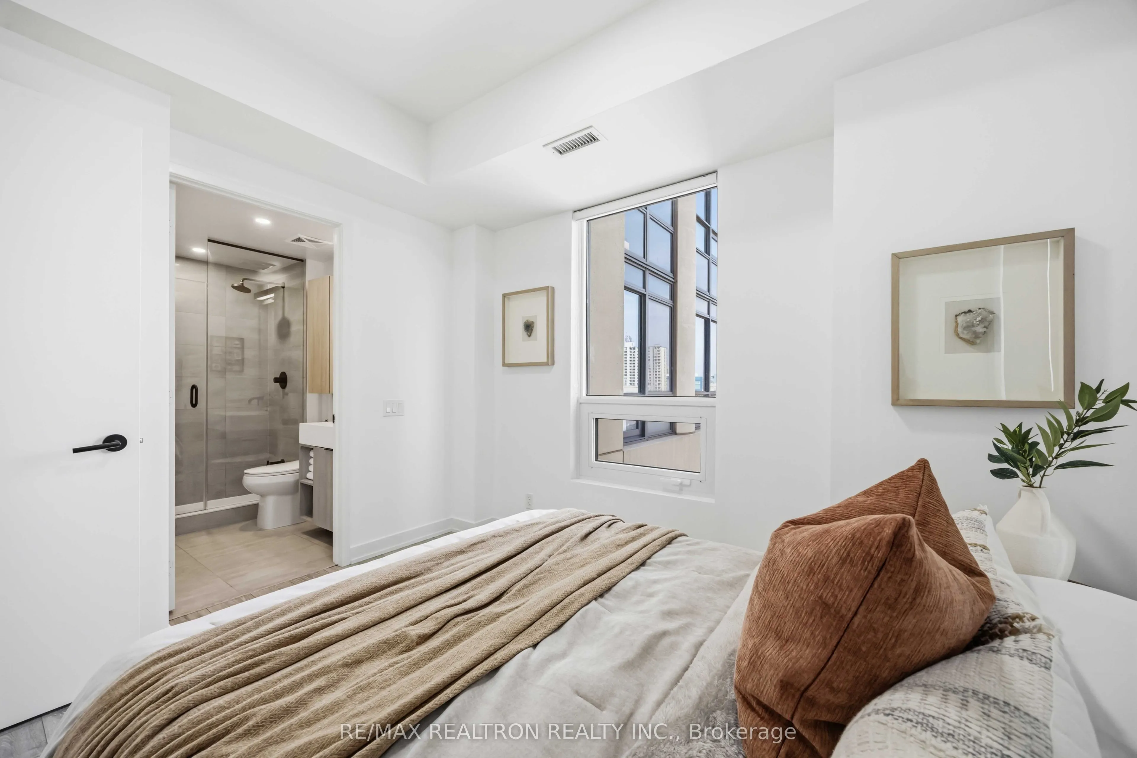 108 Peter Street #1003