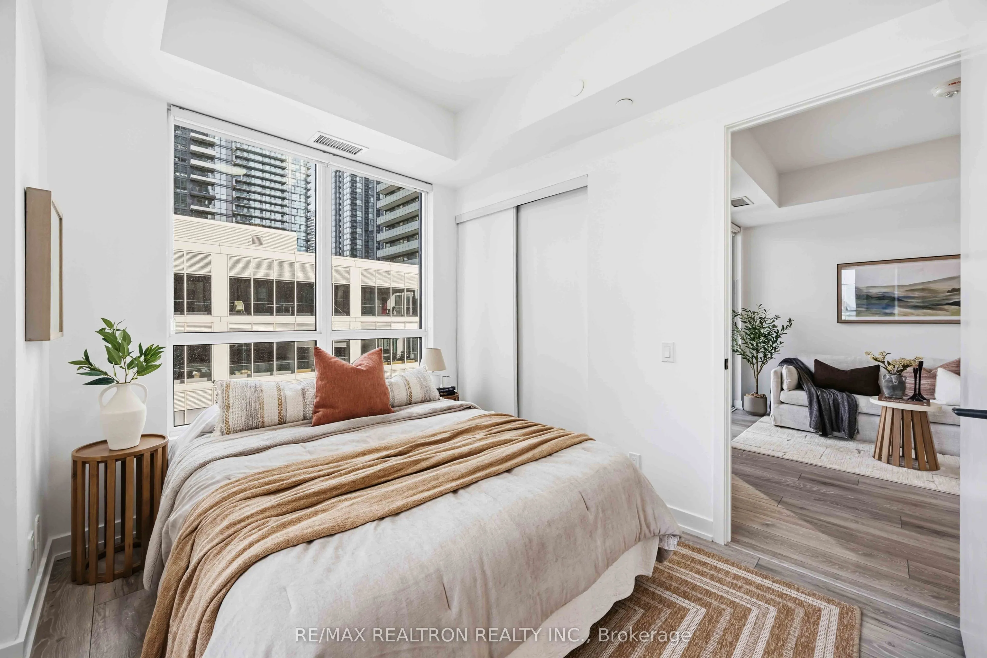 108 Peter Street #1003
