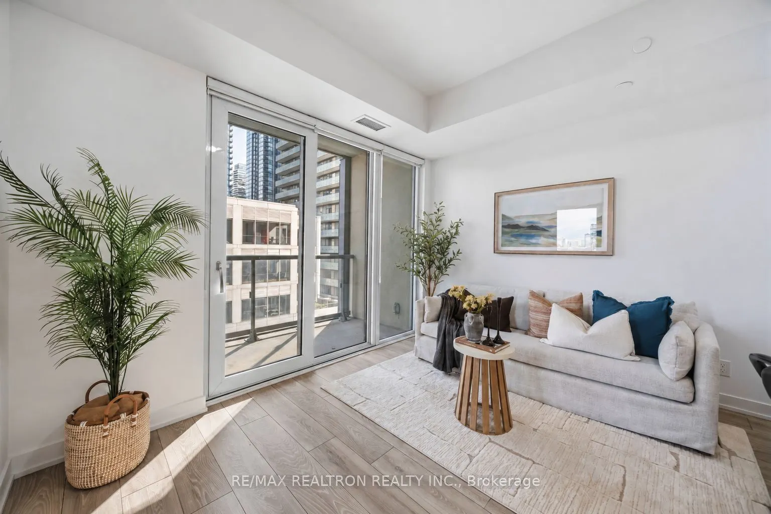 108 Peter Street #1003