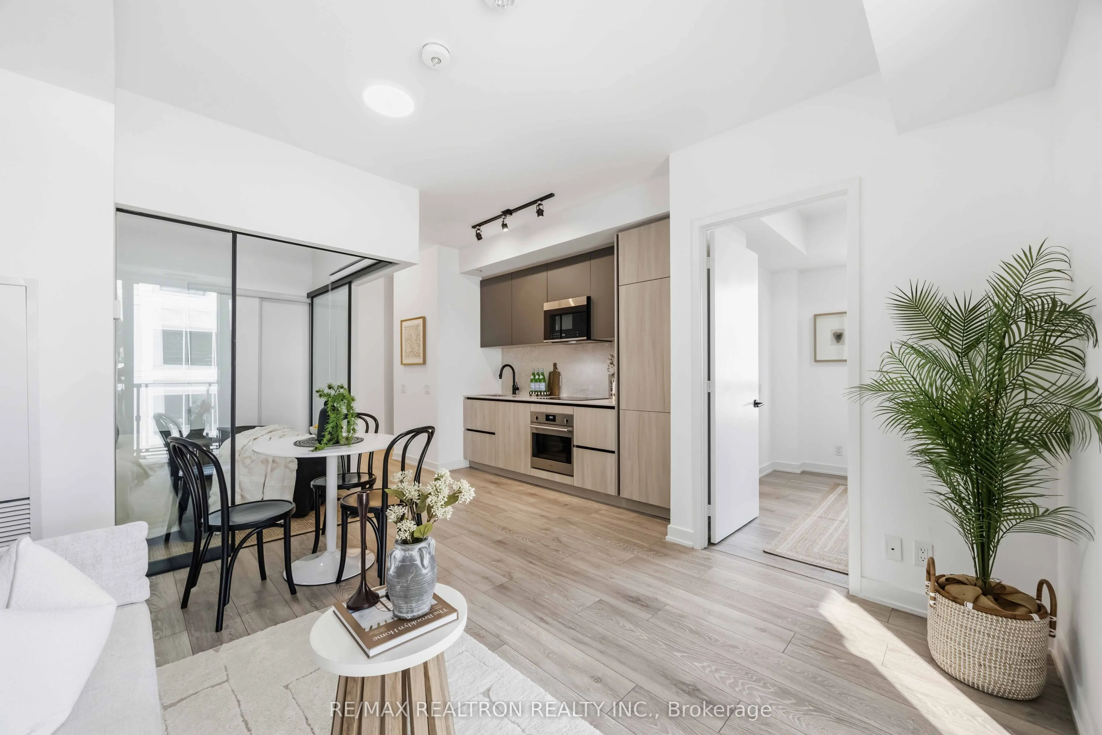 108 Peter Street #1003