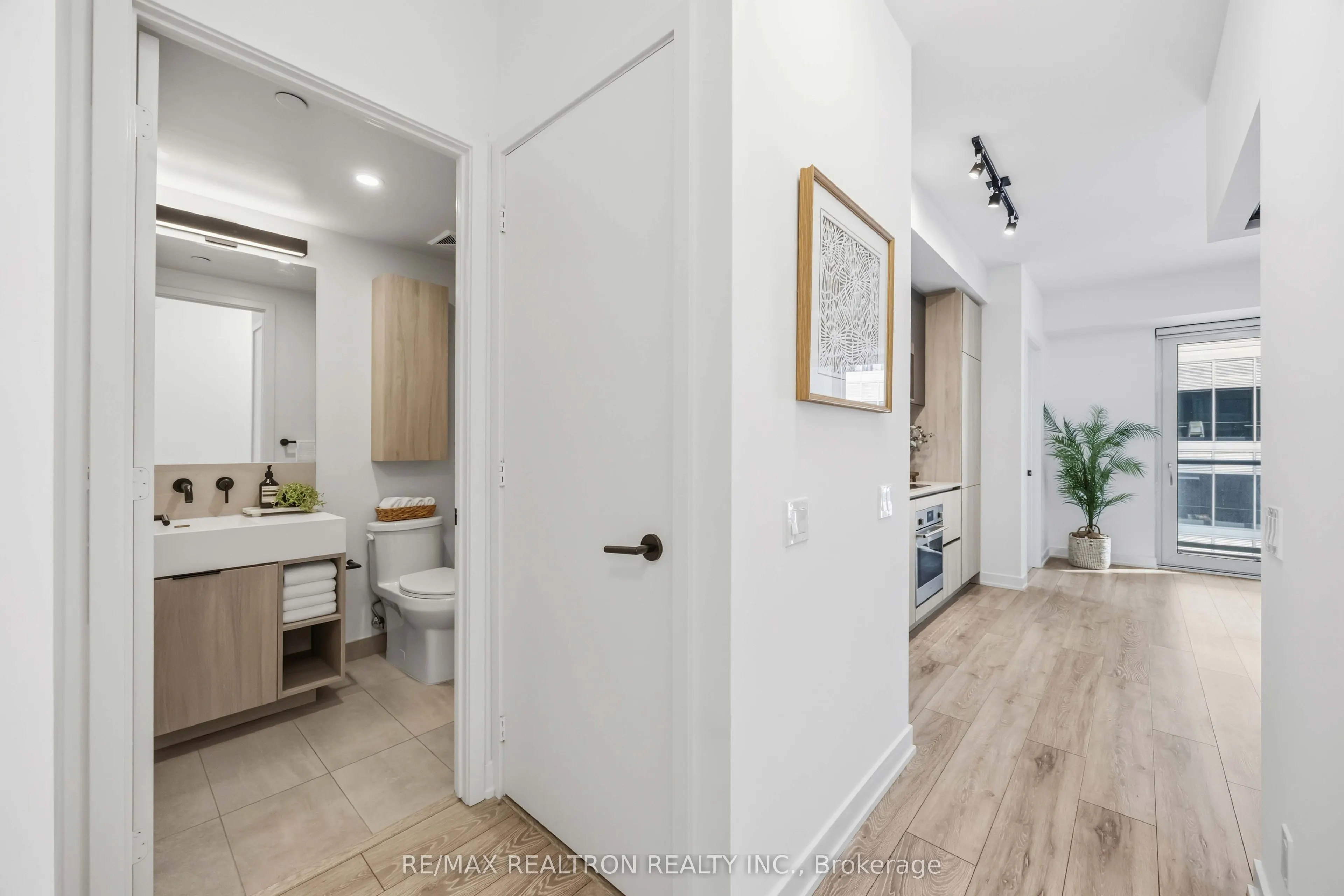 108 Peter Street #1003