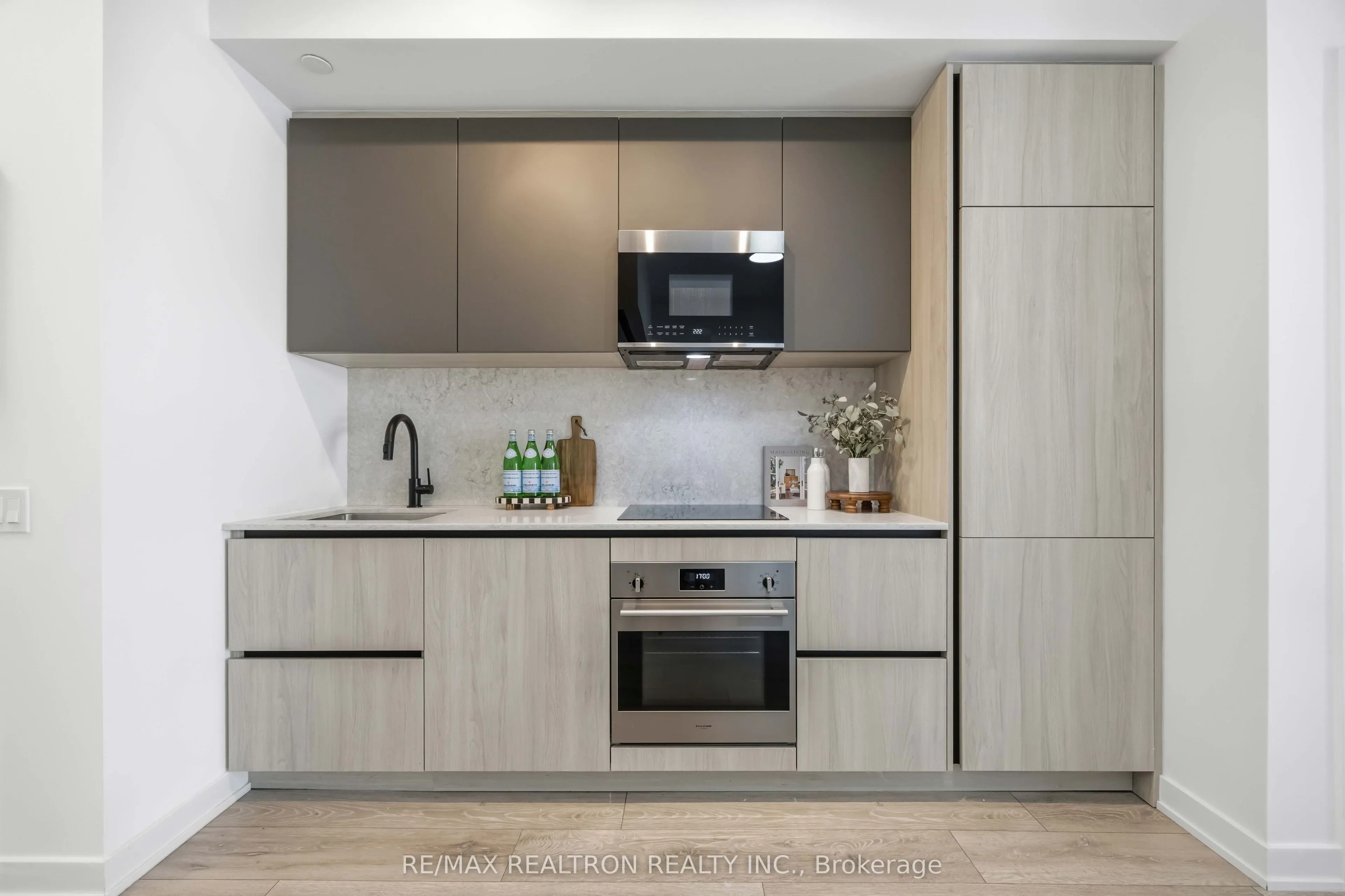 108 Peter Street #1003