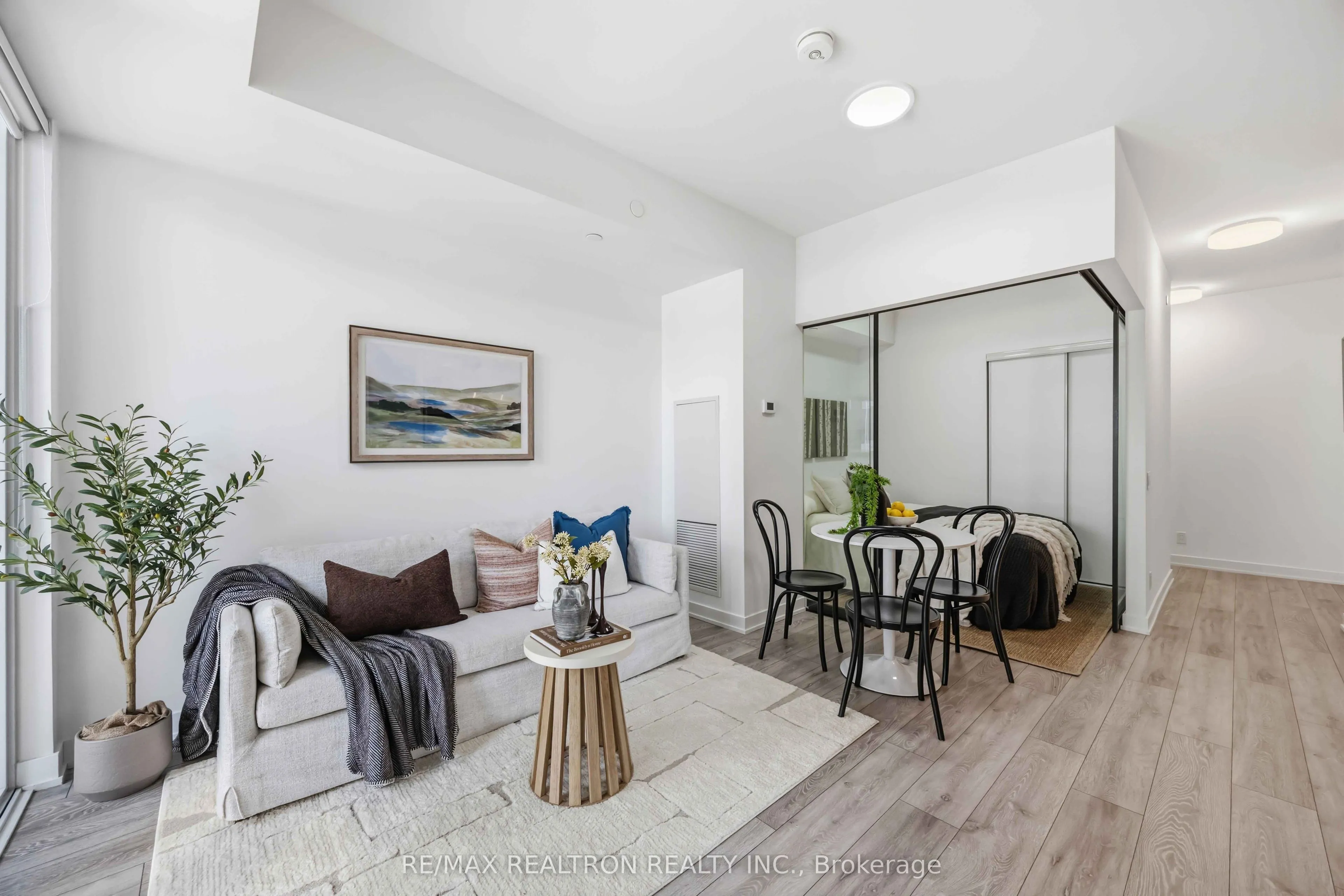 108 Peter Street #1003