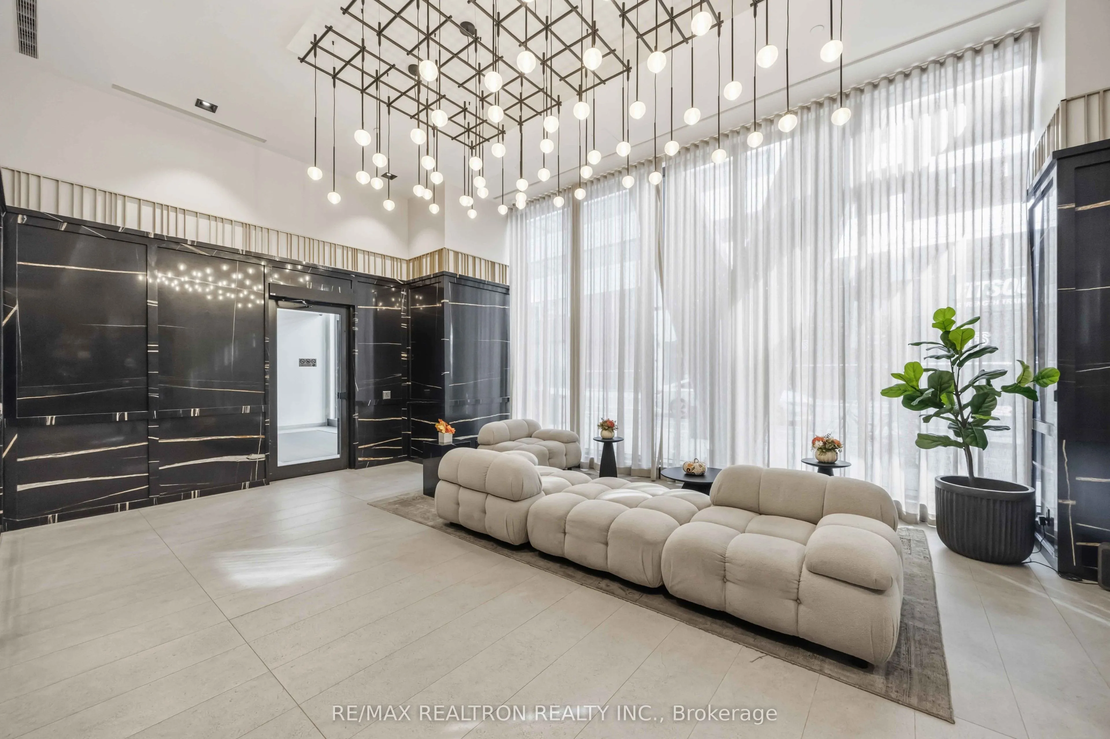 108 Peter Street #1003