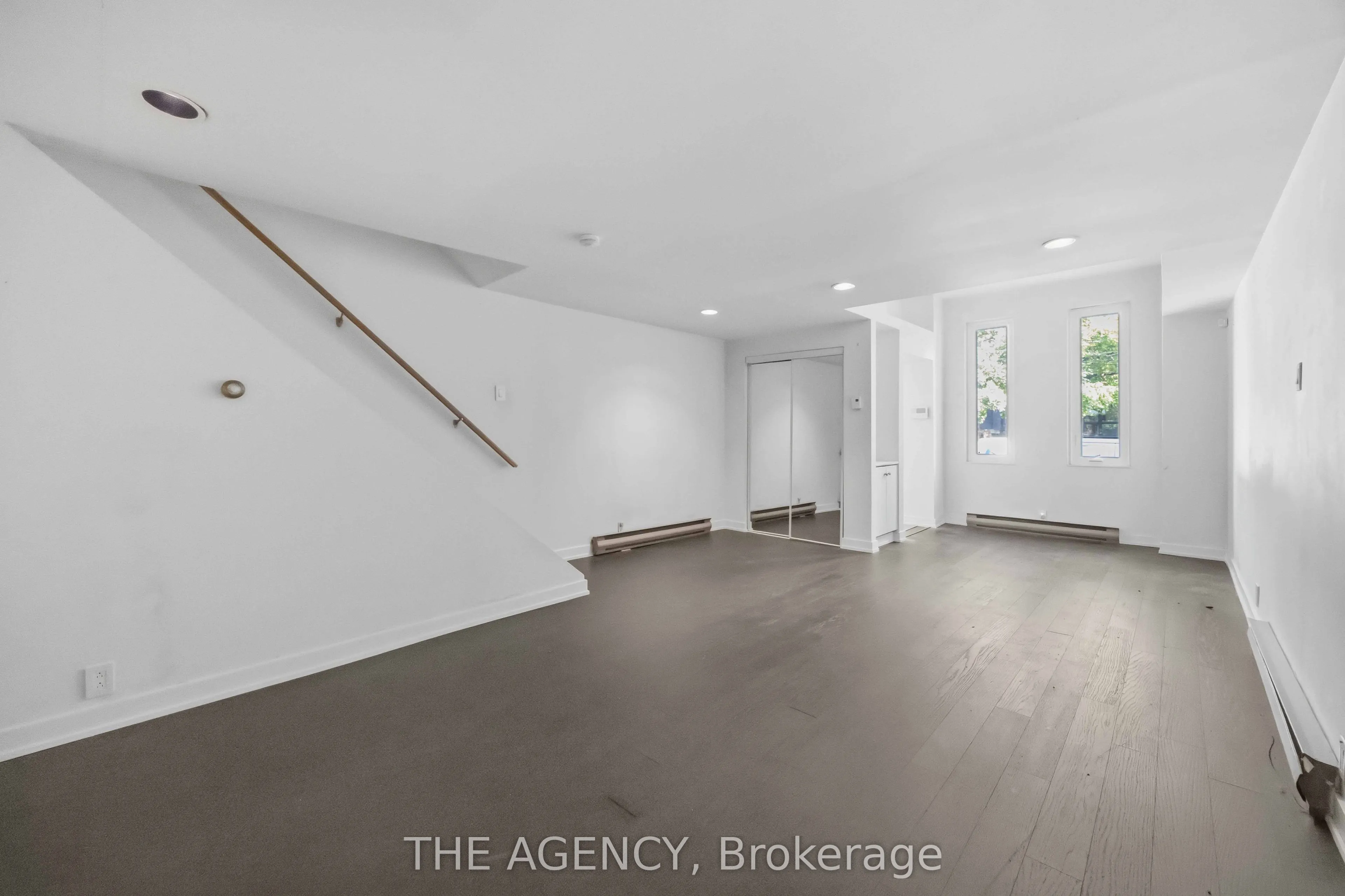 87 Niagara Street