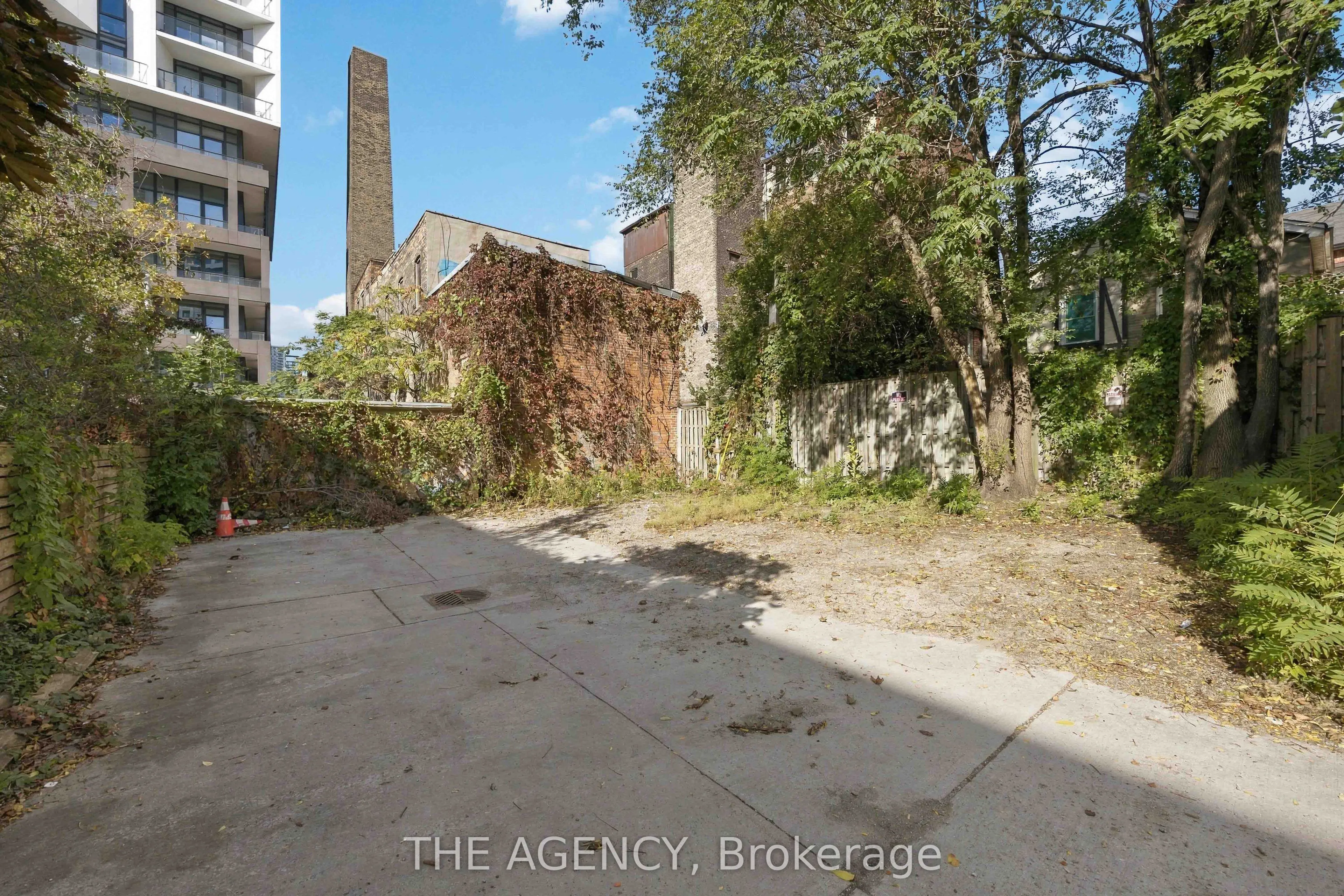 87 Niagara Street